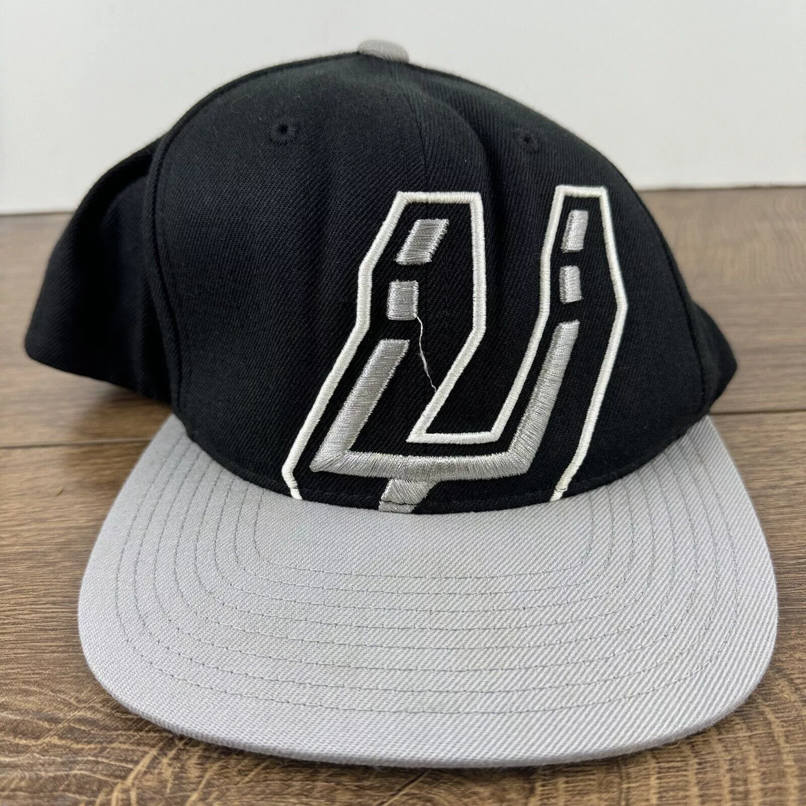 Mitchell & Ness Hats San Antonio Spurs Hat Mitchell & Ness Black Hat Adjustable S
