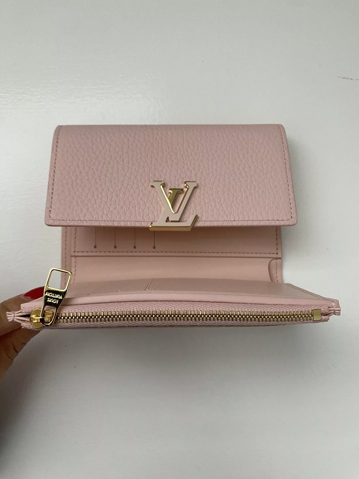 Louis Vuitton Wallets Authentic Louis Vuitton Capucines Wallet Pink