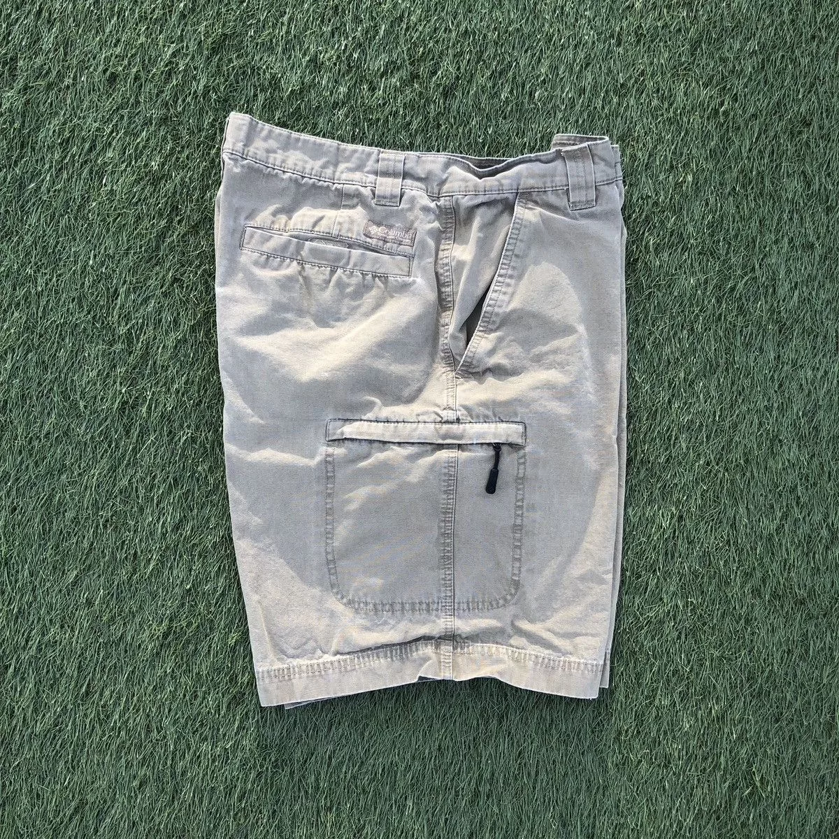 Columbia Shorts Columbia sportswear company cargo hiker shorts White Gorpcore