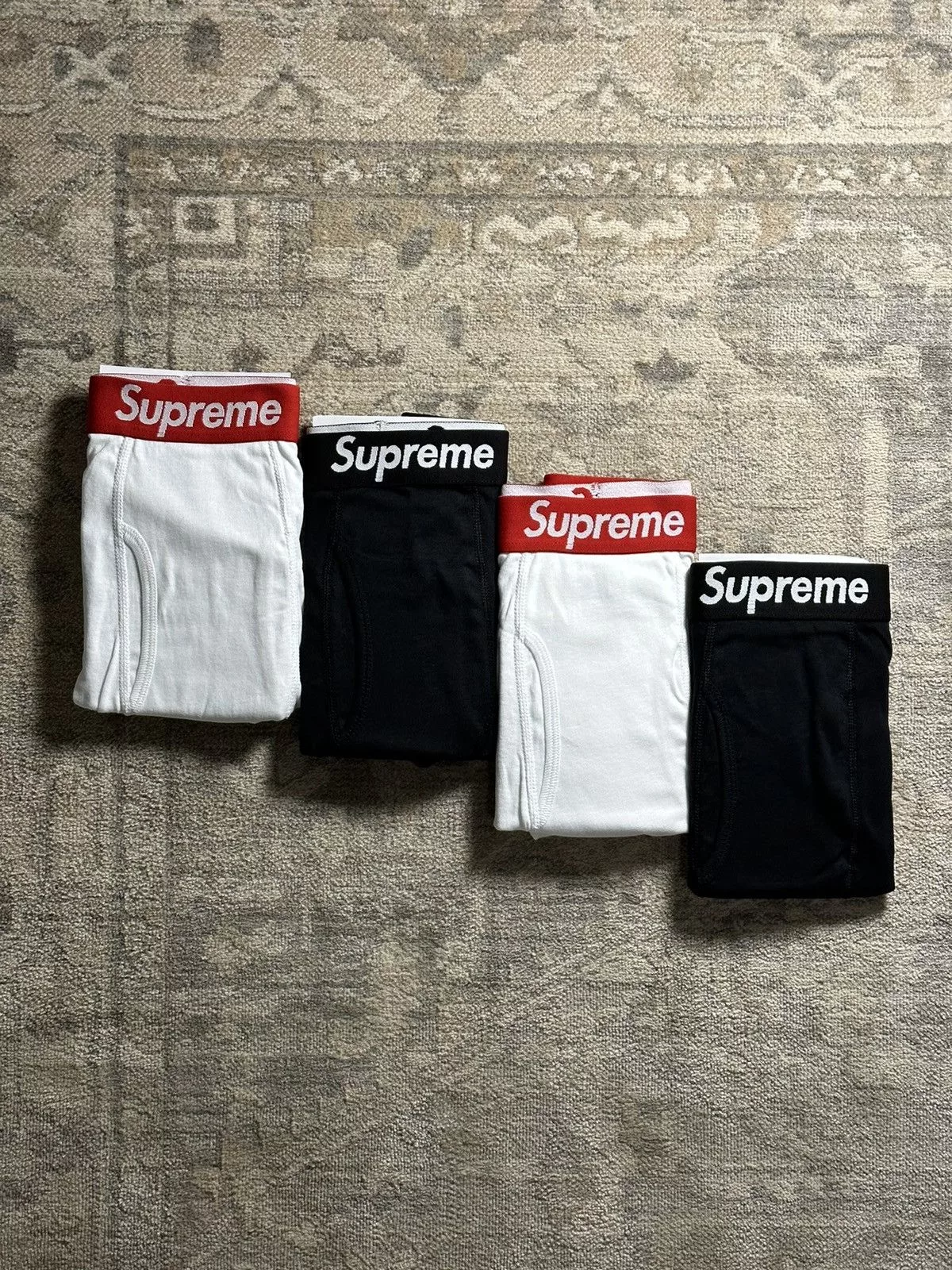 Supreme Socks Underwear 4-Pack Supreme Hanes Boxers - S Multi