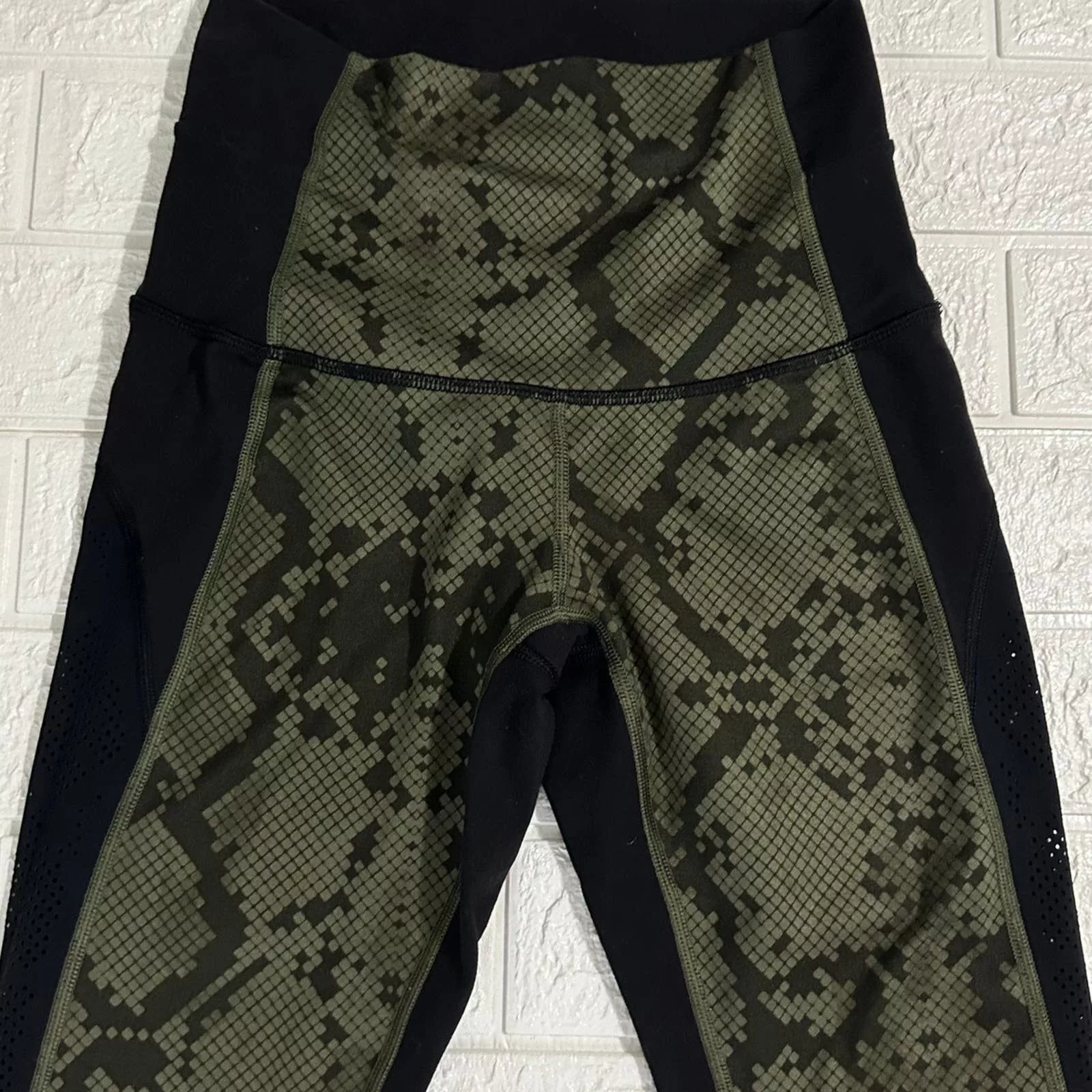 Lululemon Leggings size 4 Green