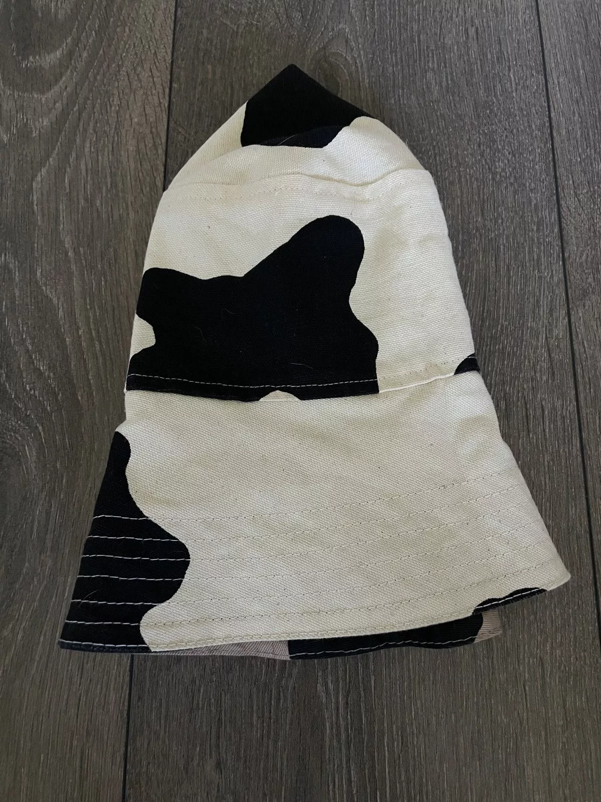 Poche Studio Hats Reversible cow print bucket hat - Poche Studio White