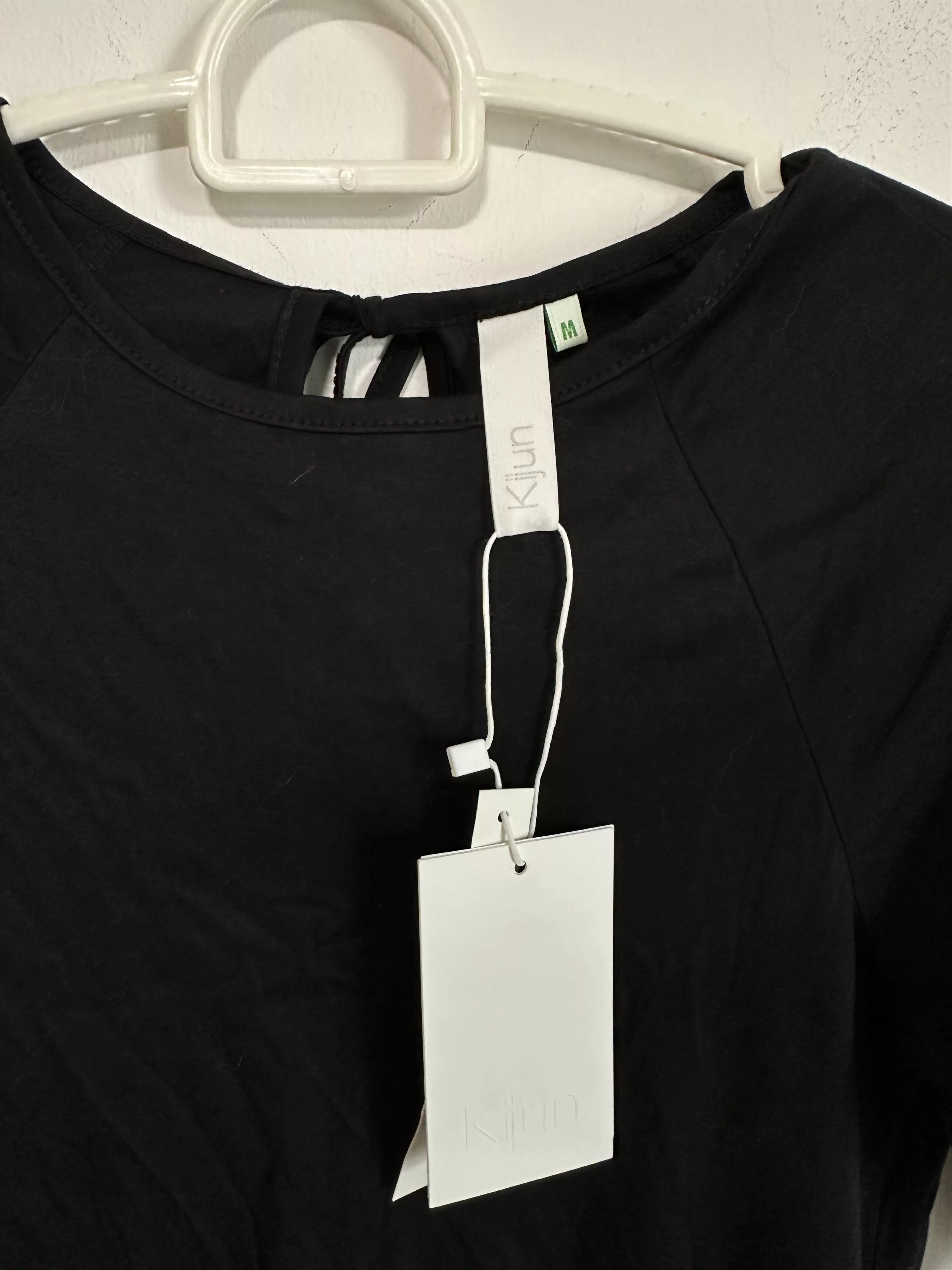 Other Crop Tops Other Kijun top with removable sleeves Black