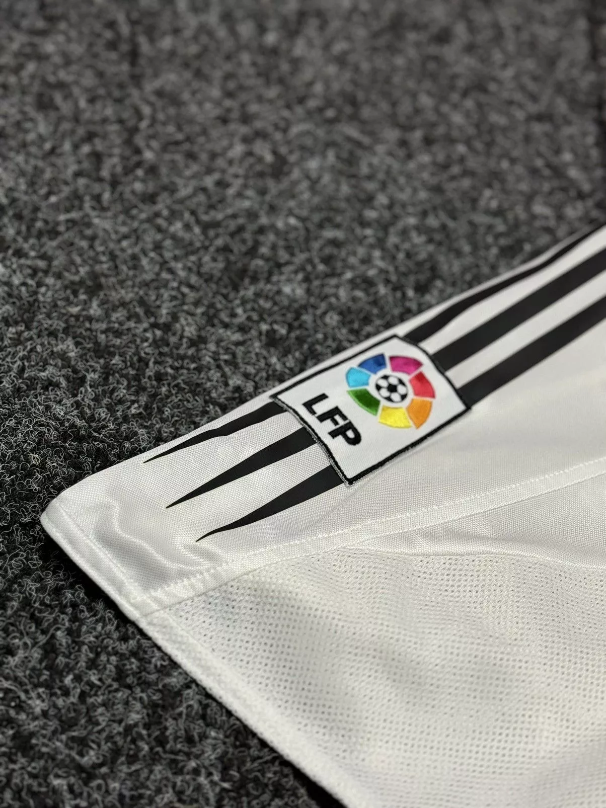 Adidas Jerseys ADIDAS REAL MADRID SOCCER JERSEY VINTAGE 2004 #9 PICKFORD White Sportswear