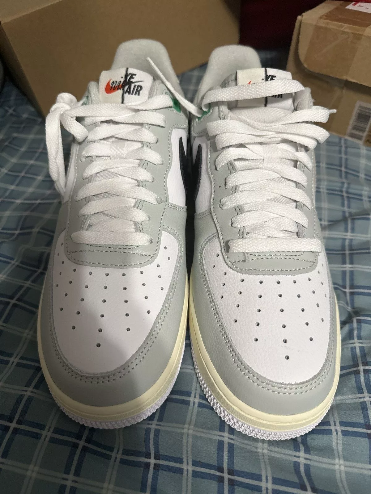 Nike Low Top Sneakers Nike Air Force One split light silver