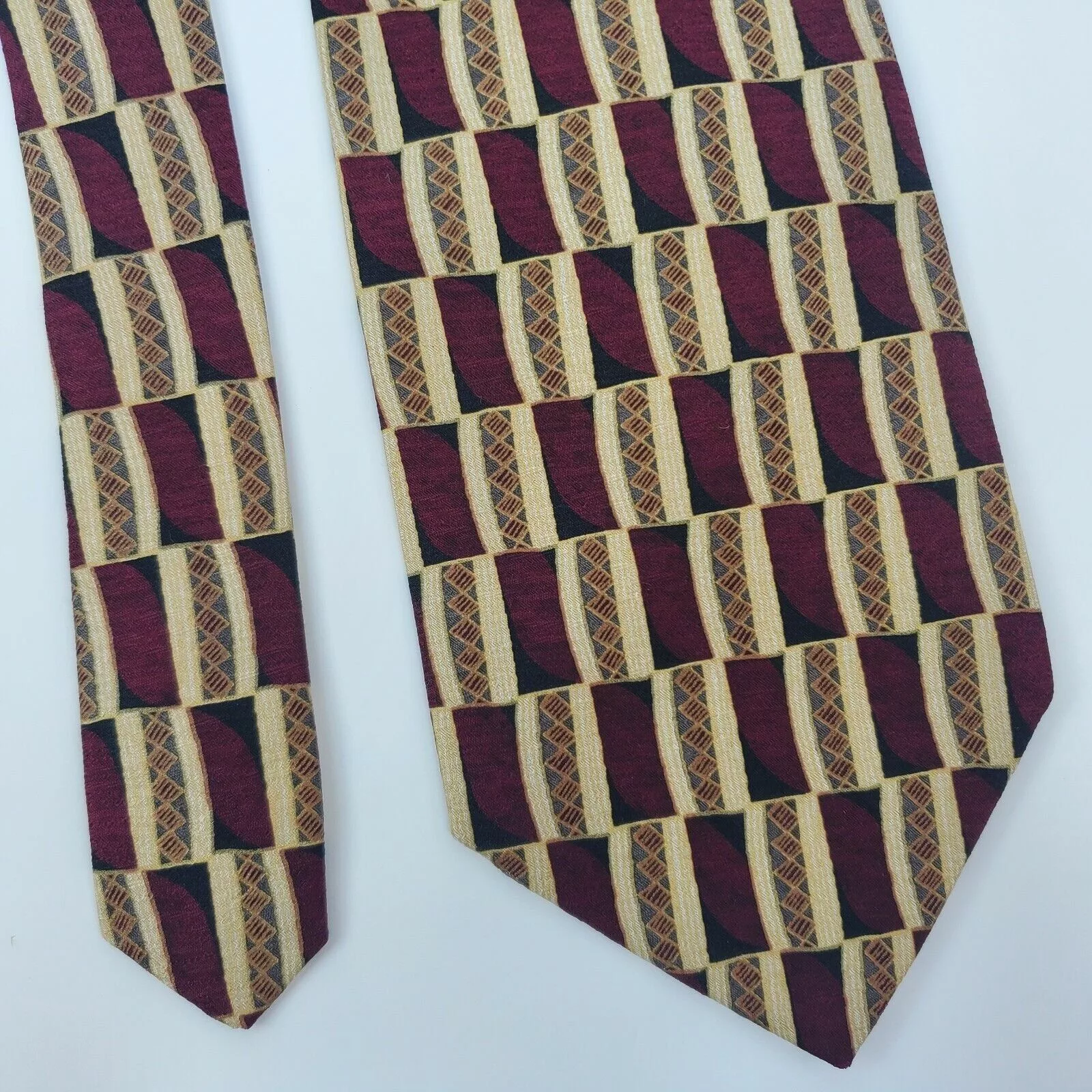 Tom James Ties Pocketsquares Tom James Red Geometric Silk Tie Short