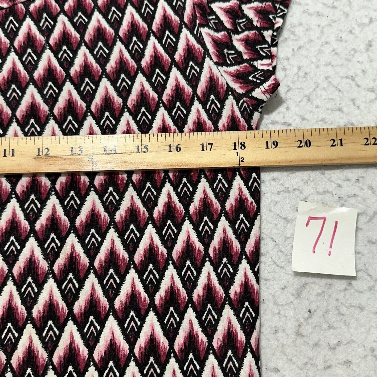 H&M Blouses H&M Medium Blouse Stretch Black Pink Geometric Pattern Top