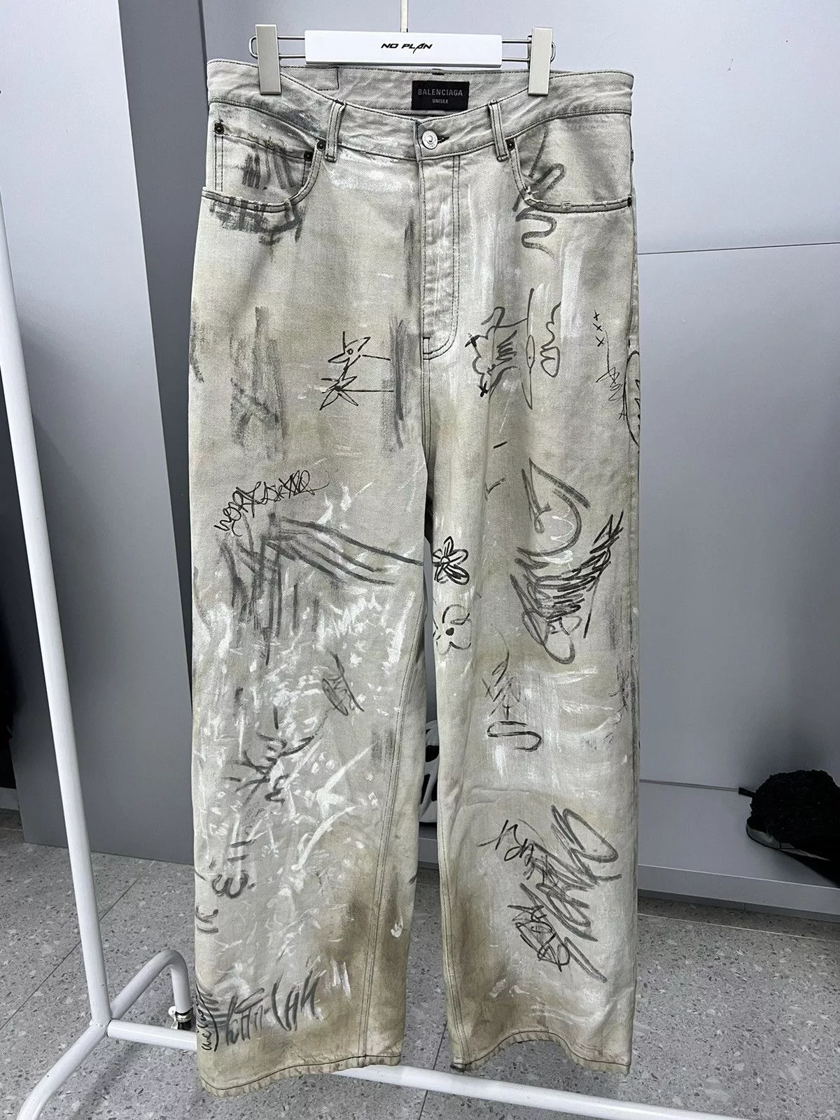 Balenciaga Denim Balenciaga SS23 graffiti print organic wide leg jeans Beige