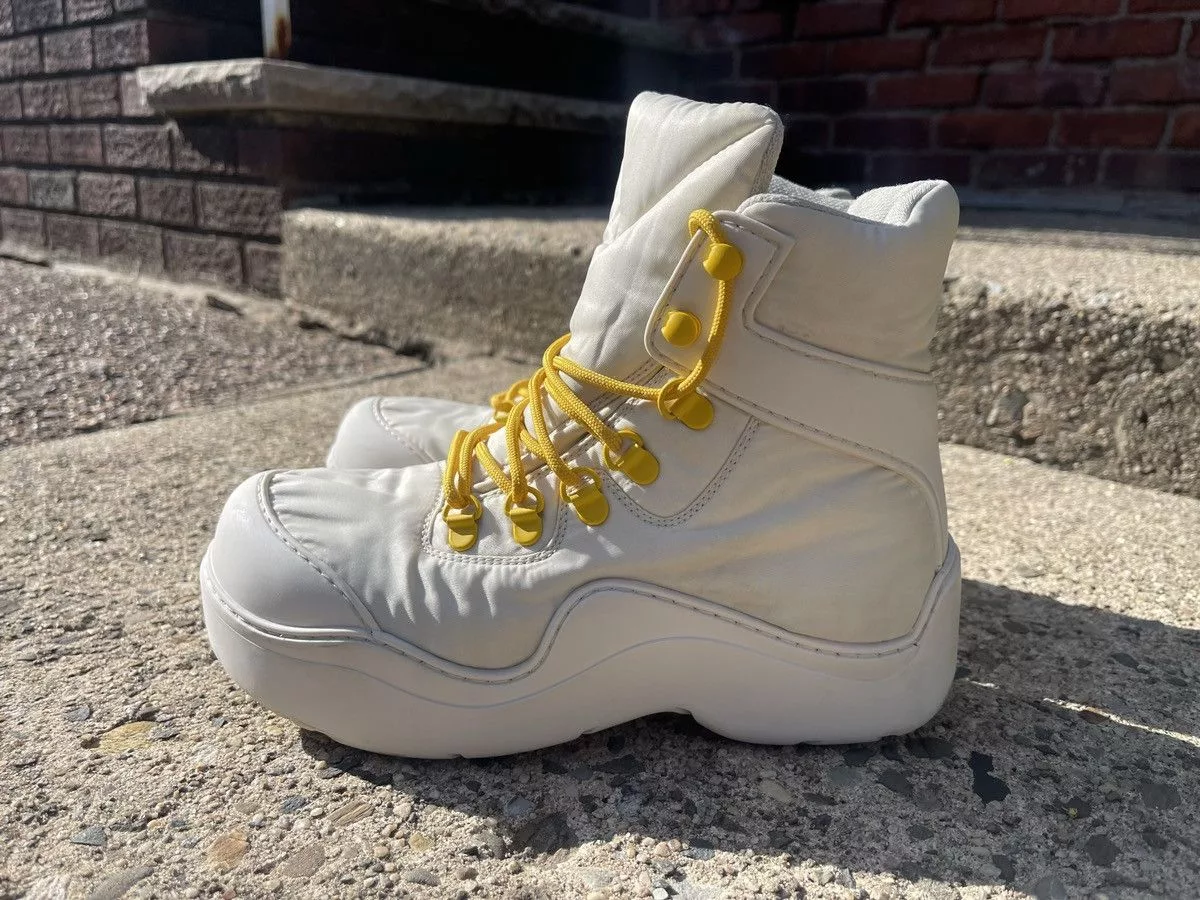 Bottega Veneta Boots Bottega Veneta Puddle Boot Bomber Lace Up Boots White