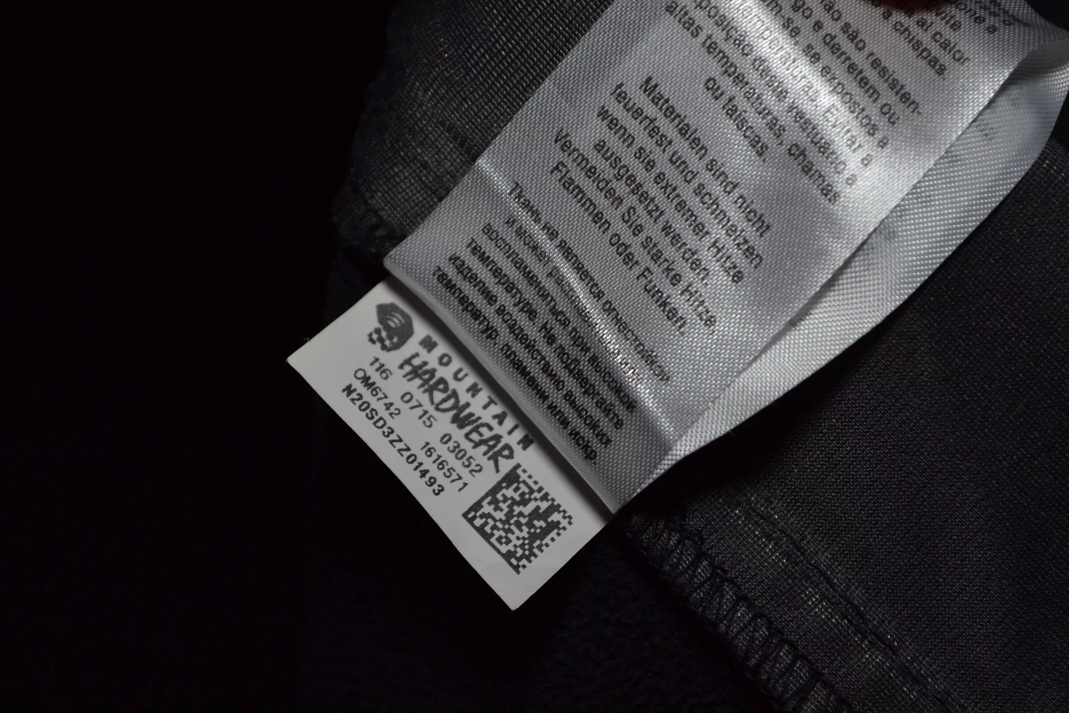 Mountain Hardwear Light Jackets Mountain Hardwear S size Black Sofrshell Jacket