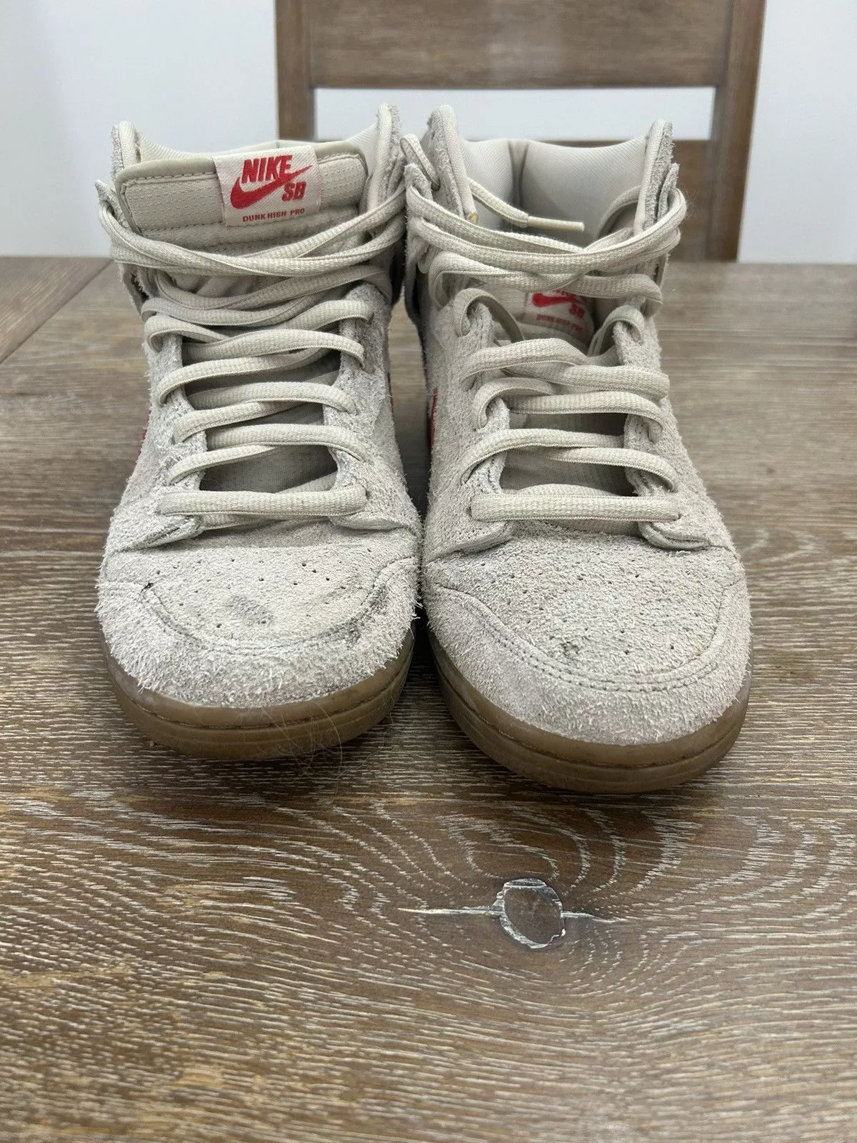 Nike Hi Top Sneakers Nike SB Birch Hyper Red Beige
