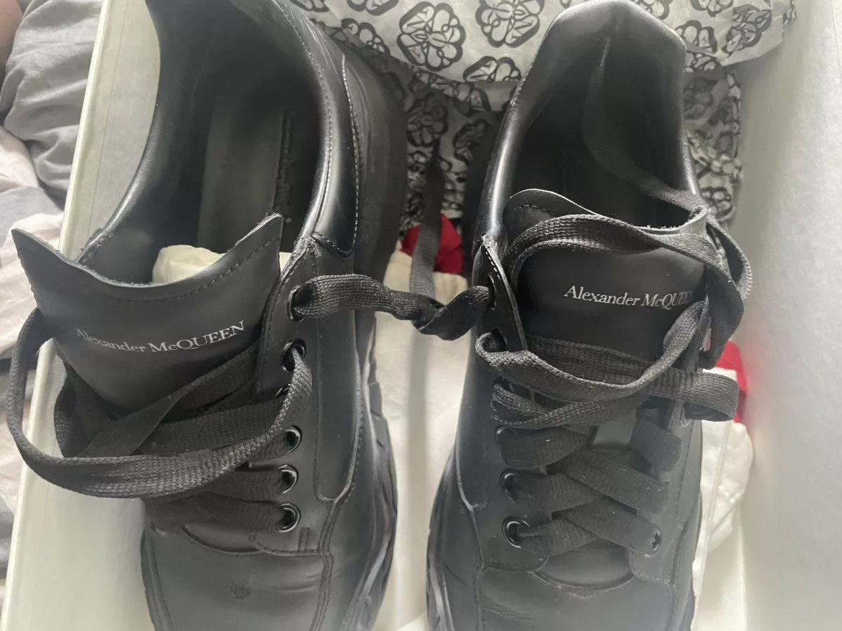 Alexander McQueen Low Top Sneakers Alexander McQueen Black