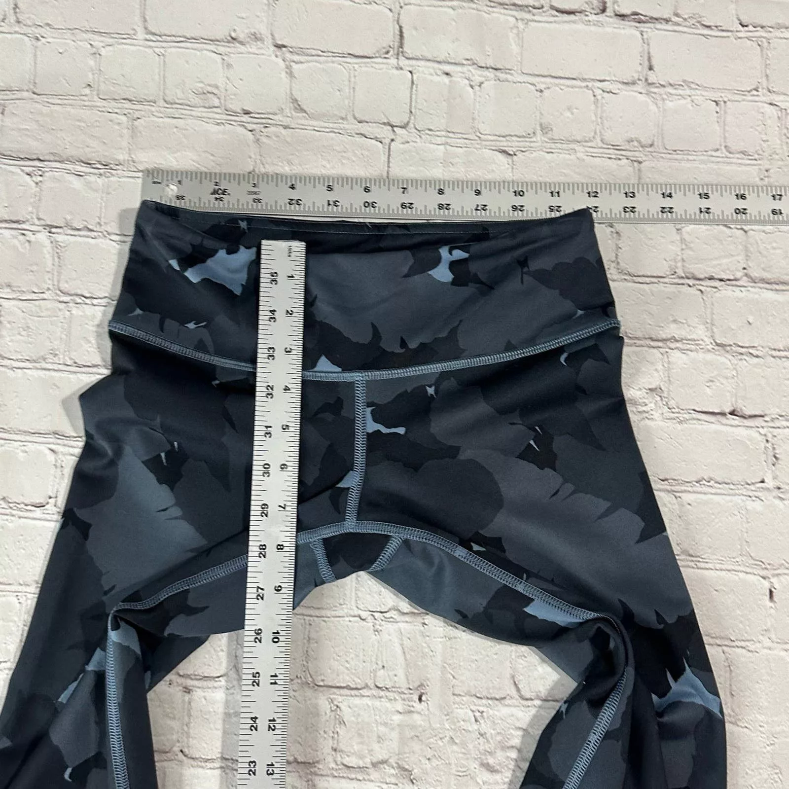 lululemon leggings size 4 Black
