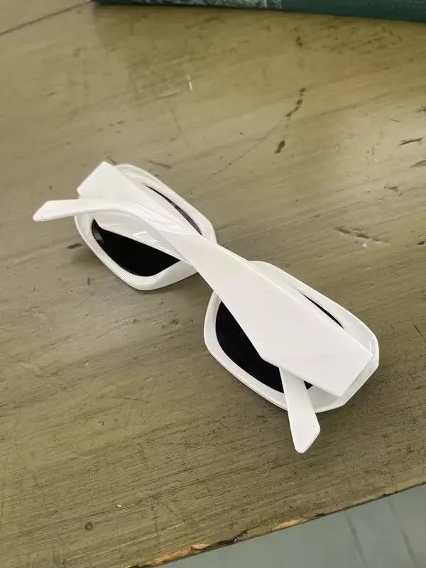 Vintage Sunglasses Vintage Poly 3D Sunglasses White