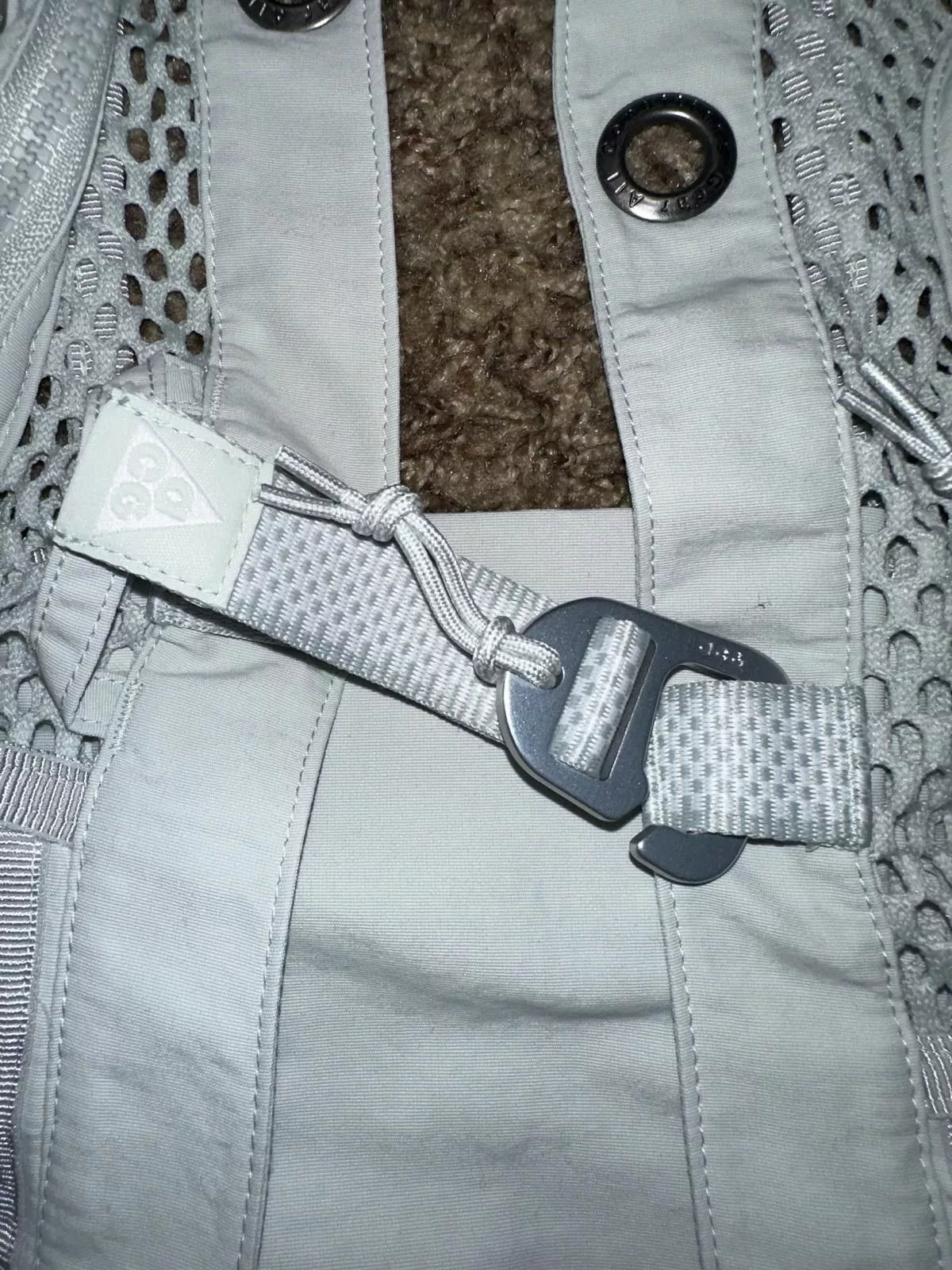 Nike Vests Nike Unisex ACG Buttles Light Silver Hiking Vest Sample Green