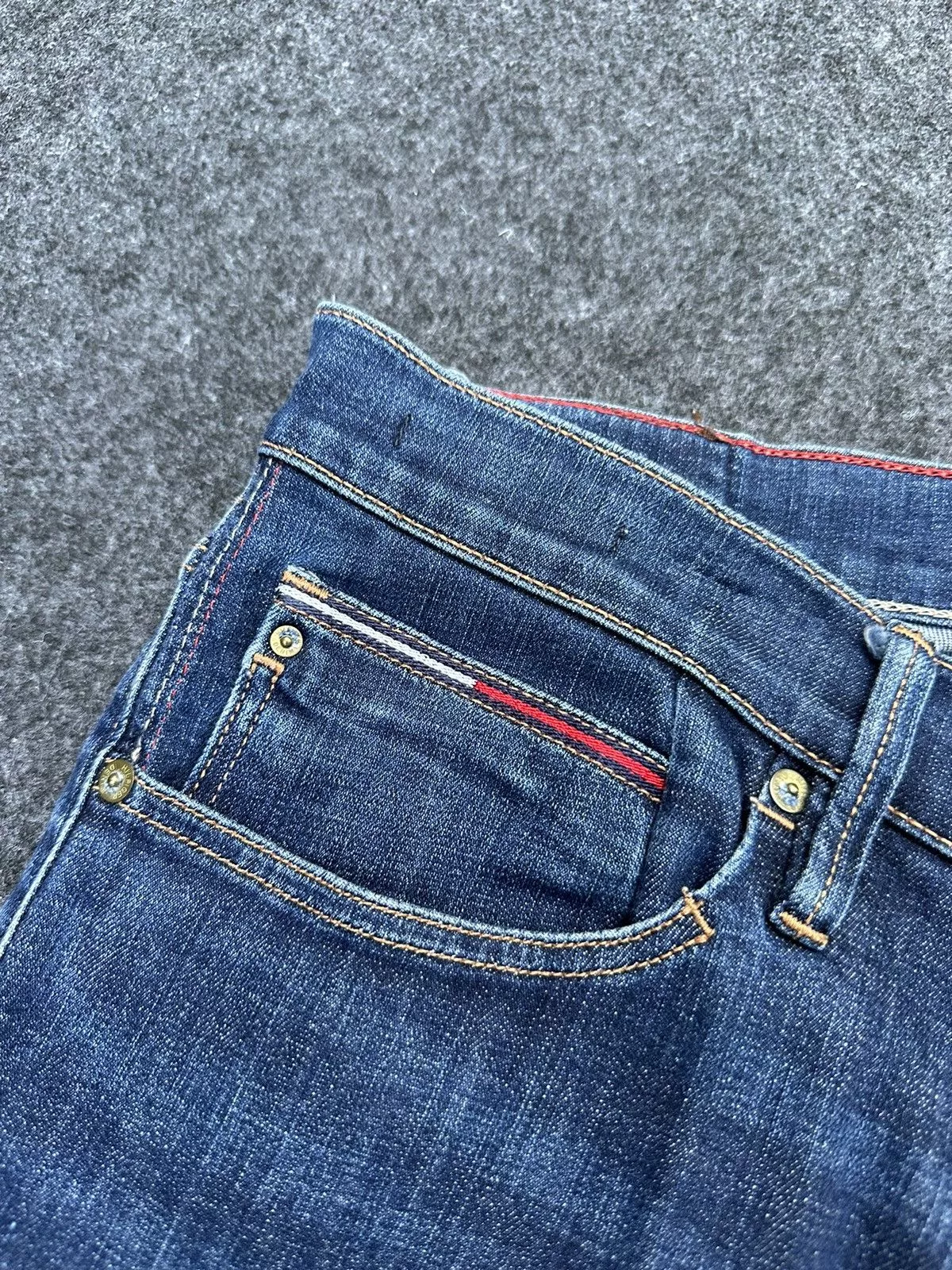 Tommy Hilfiger Denim Tommy Hilfiger Scanton Stretchable Denim Size 34 D13 Blue Streetwear