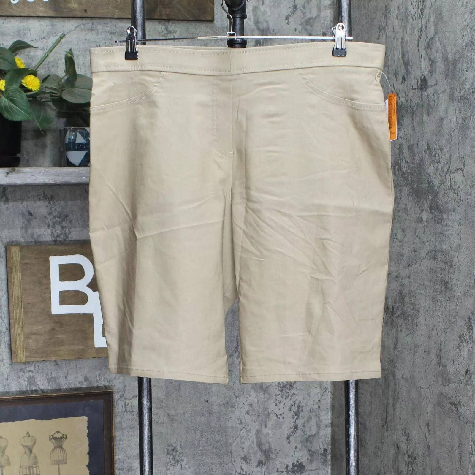 Designer Shorts Designer NWT Laura Scott Bermuda Shorts S21058U-S 2XL Khaki Brown
