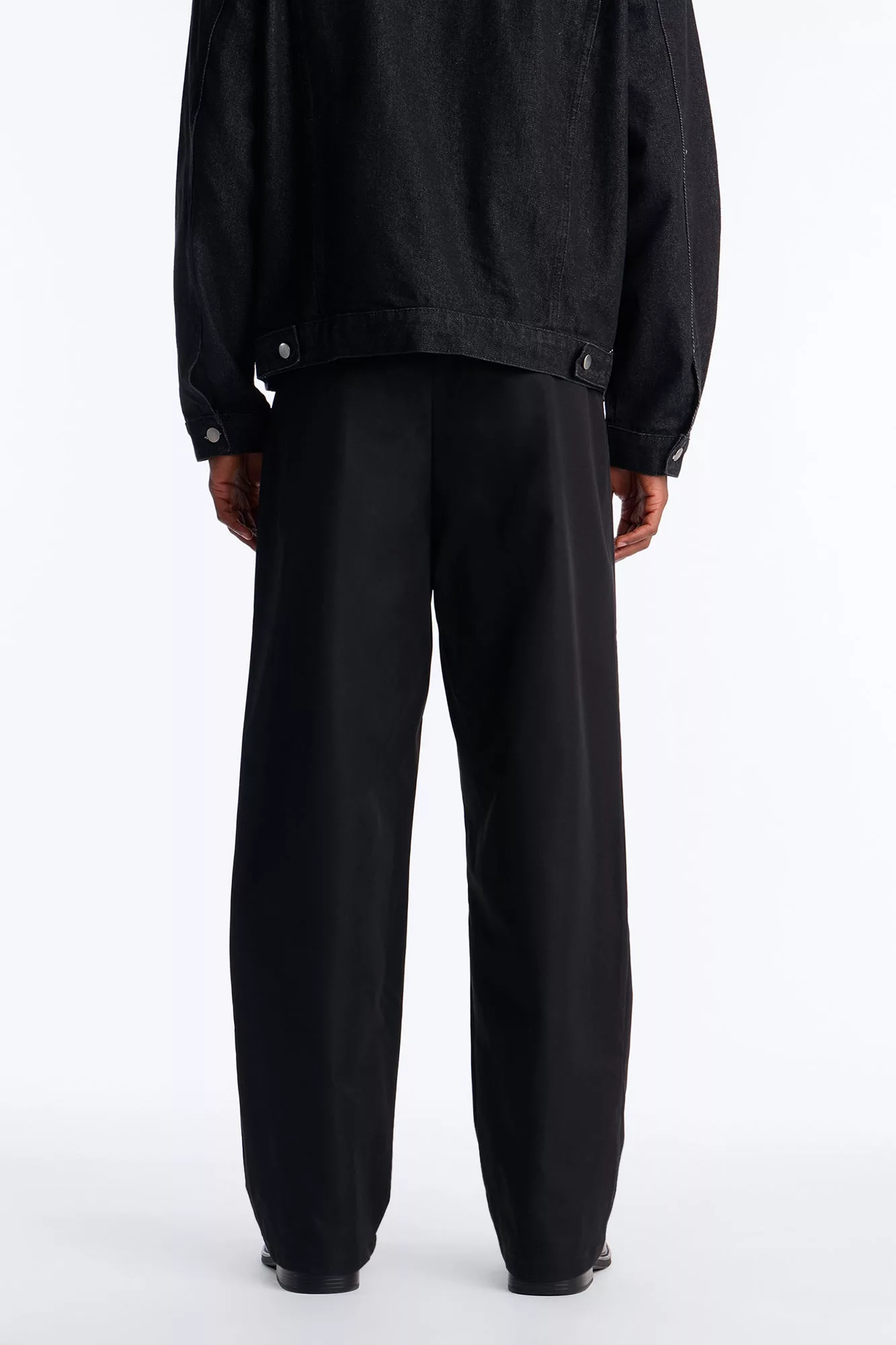 Nelson Pleated Hybrid Relaxed Pant - Black