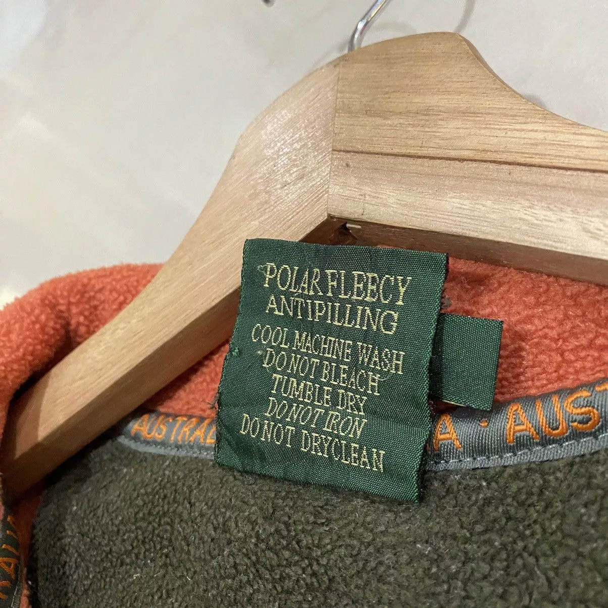 The Australian Outback Collection Light Jackets The Australian Outback Collection VINTAGES OUTBACK AUSTRALIA POLAR FLEECY KANGAROO JACKET Orange Gorpcore