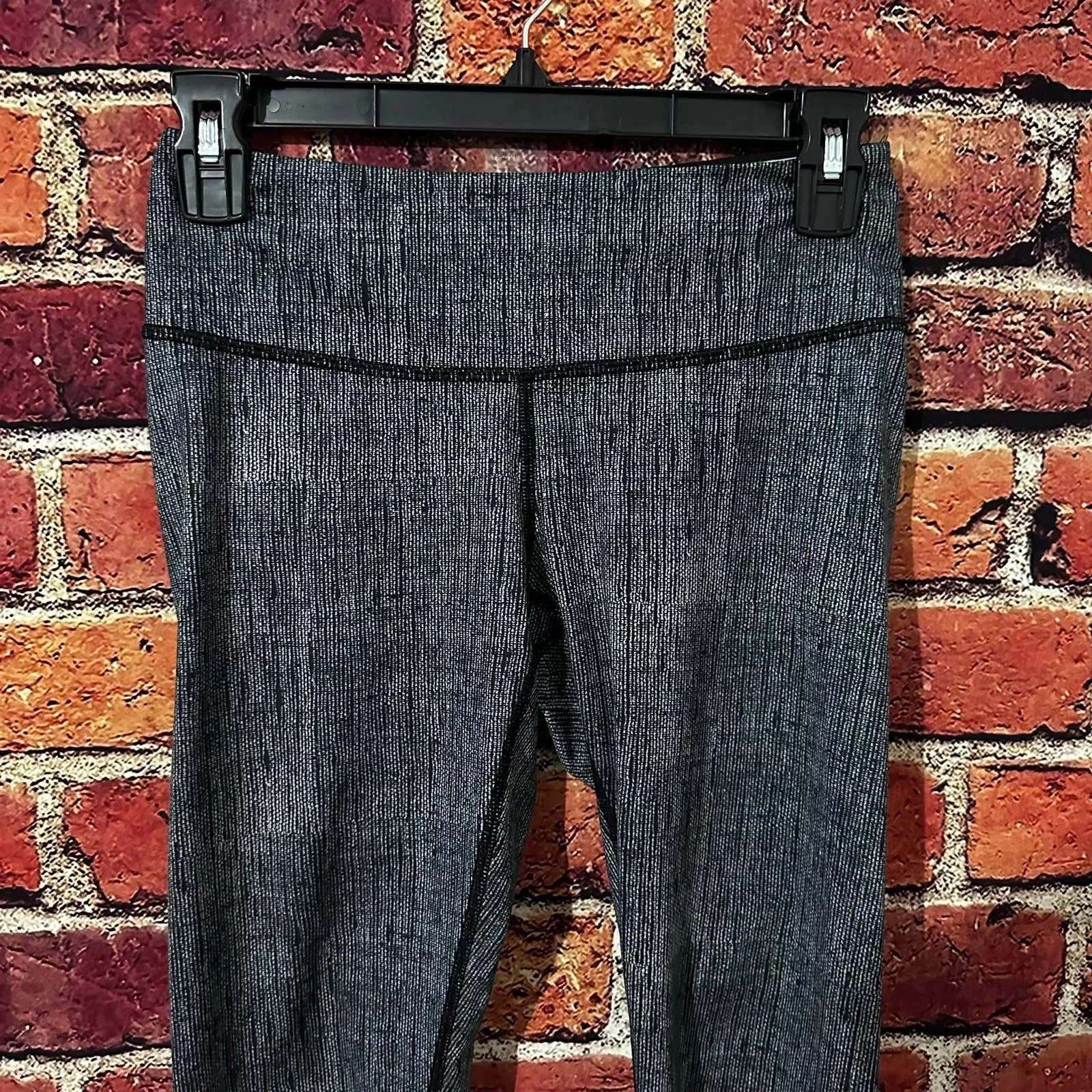 lululemon leggings size 4 Gray
