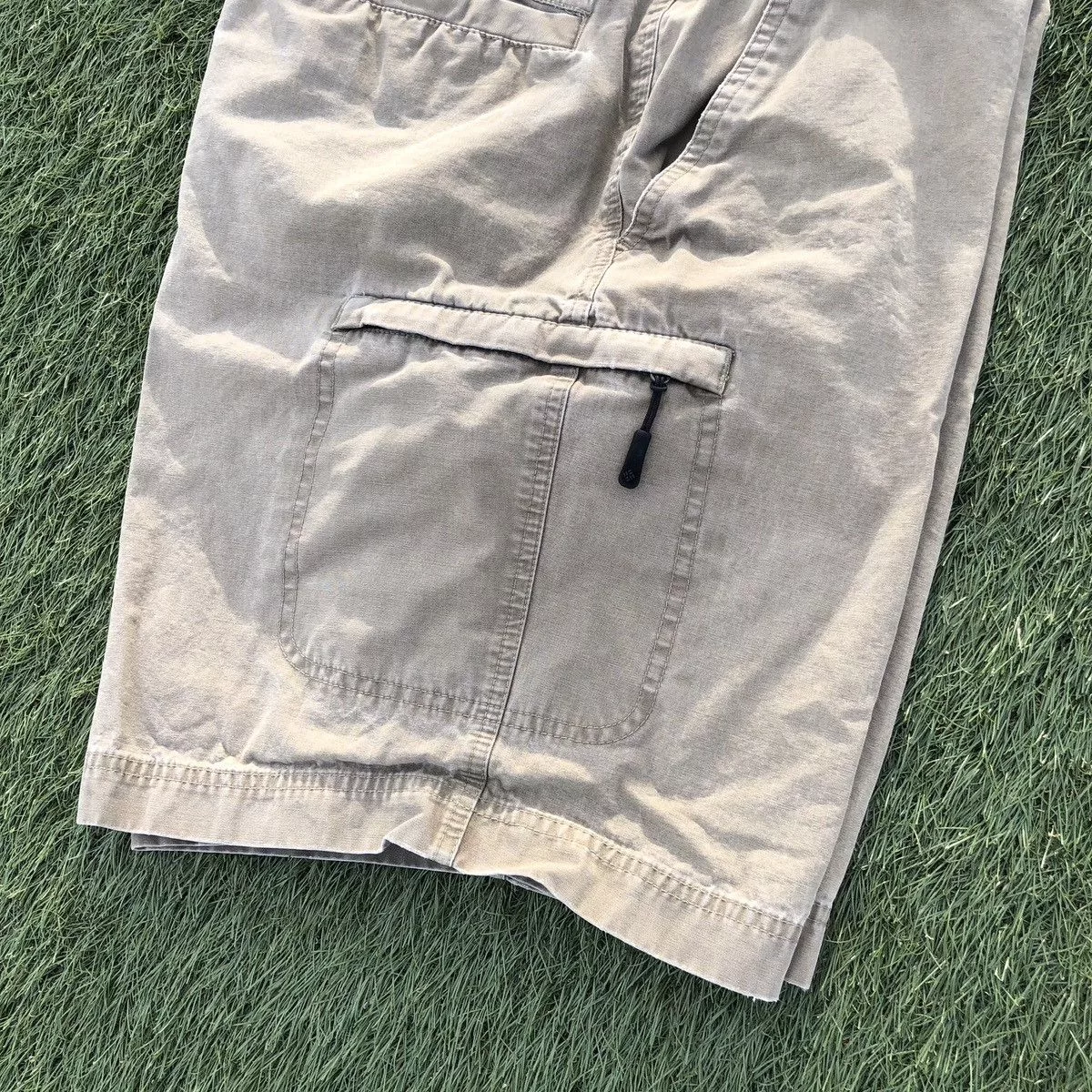 Columbia Shorts Columbia sportswear company cargo hiker shorts White Gorpcore