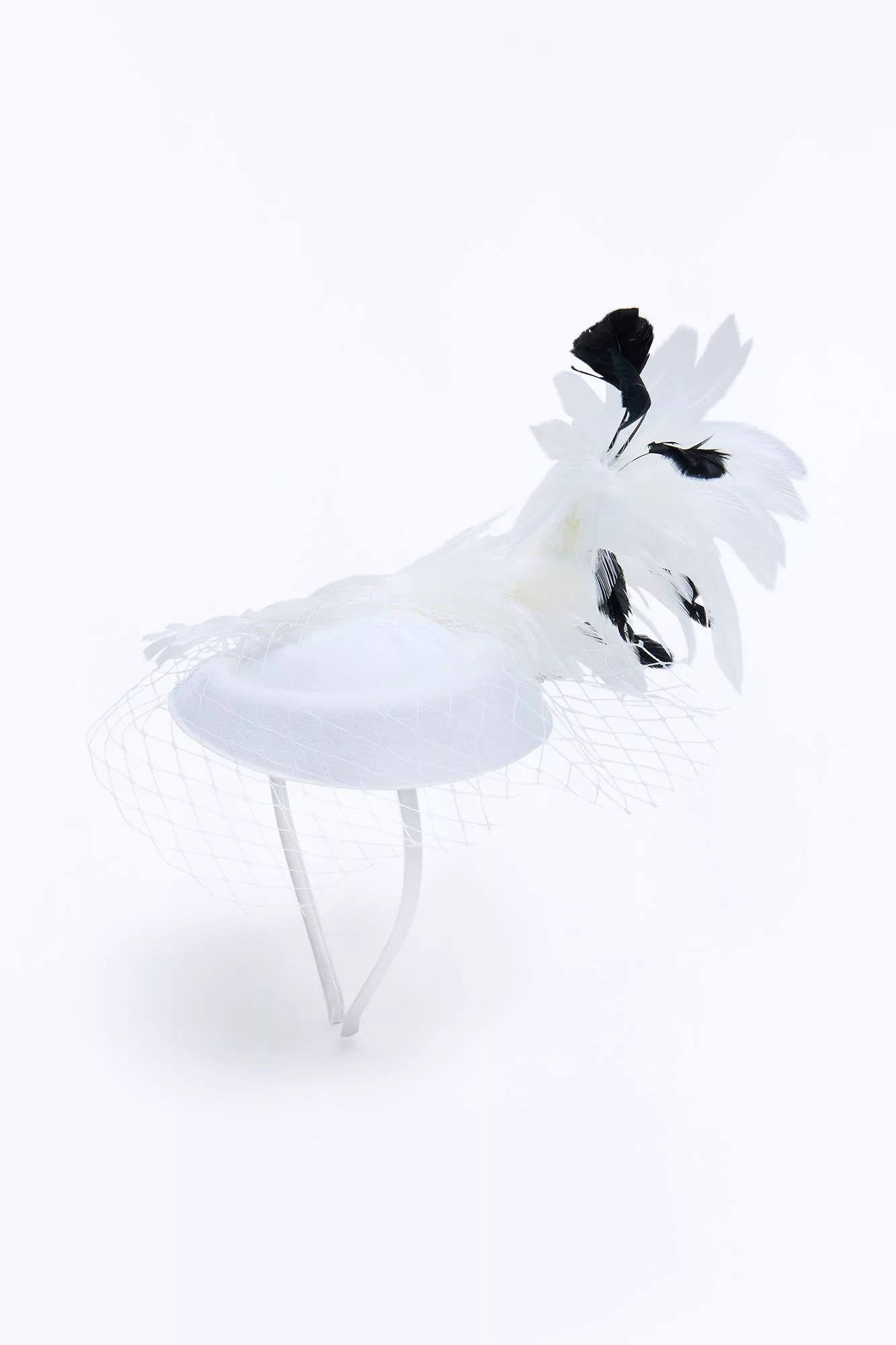 Main Act Fascinator - White