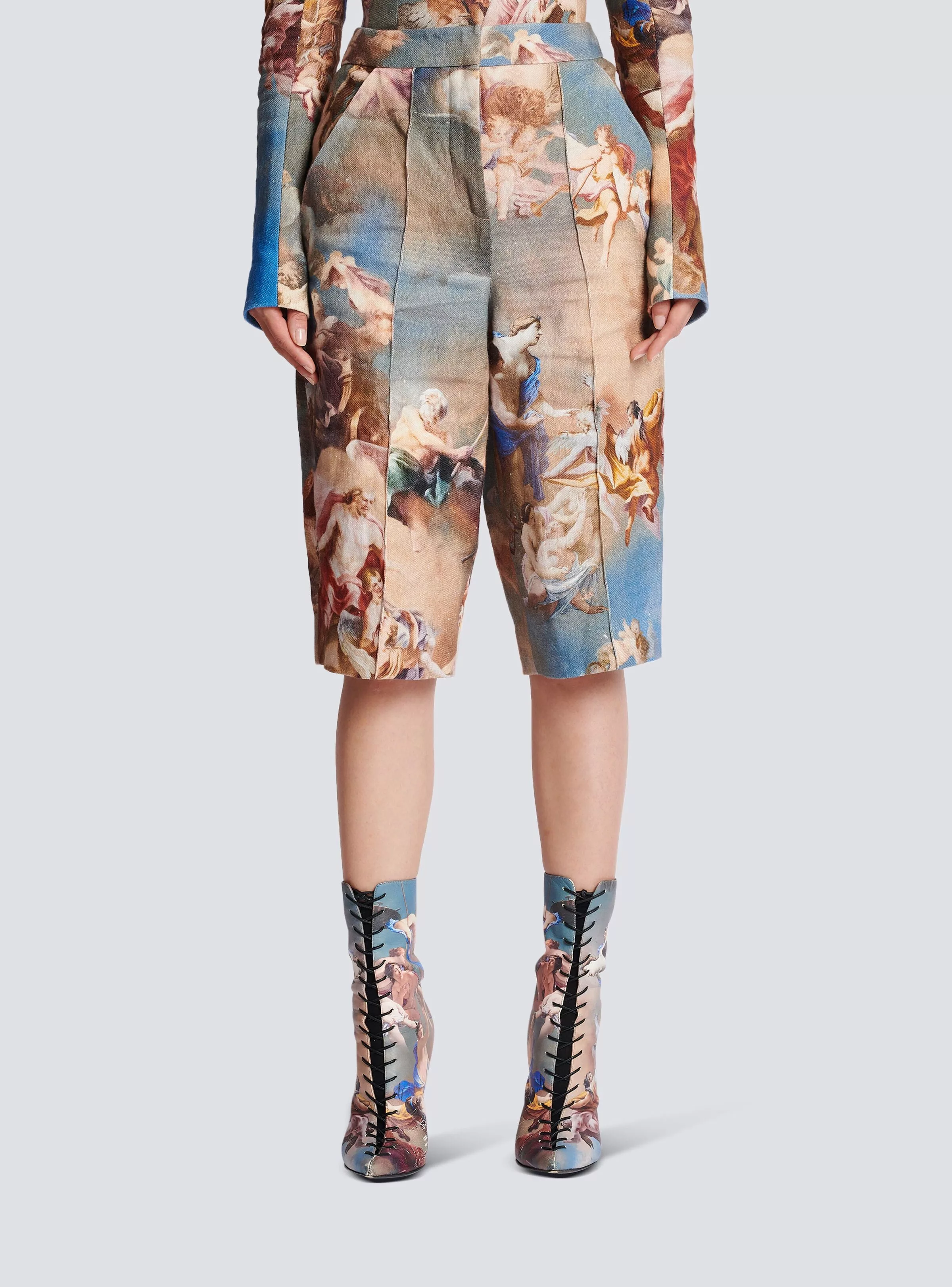 Balmain Shorts Balmain o1s1rm0624 Bermuda Shorts in Multicolor