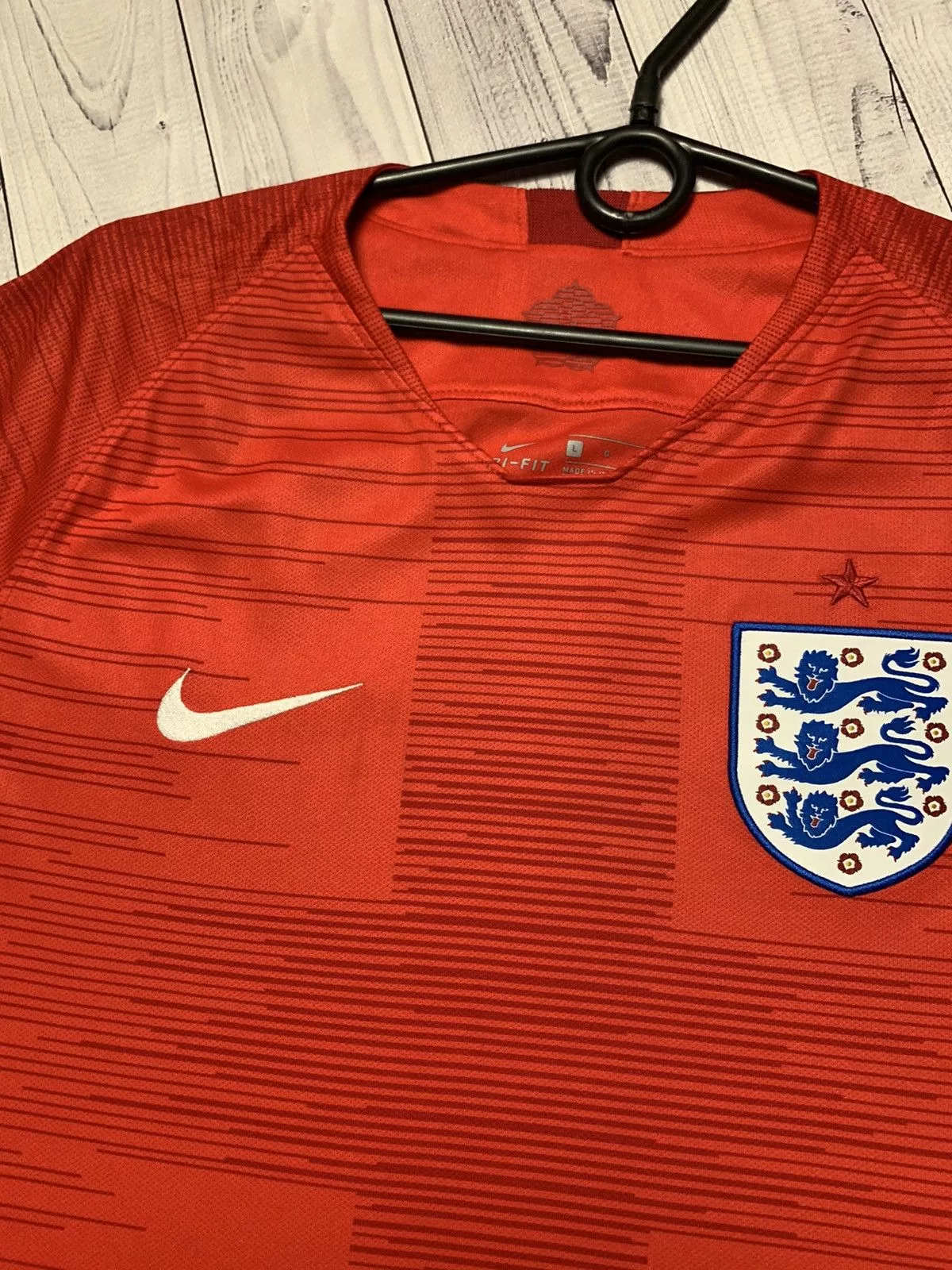 Nike Jerseys Nike England soccer jersey size L Red