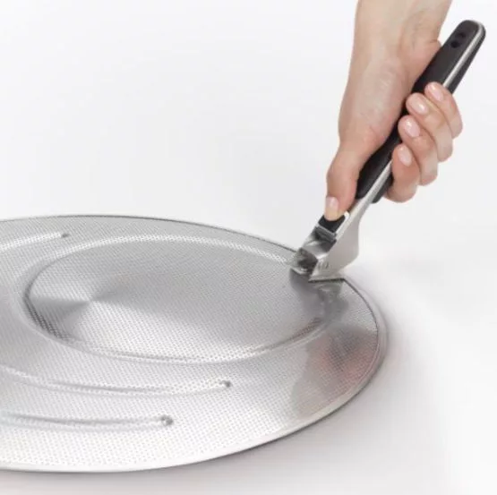 Splatter Screen With Folding Handle