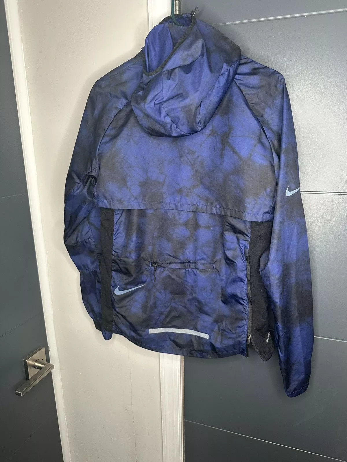 Nike Light Jackets Men’s Nike Aeroloft Running Jacket Blue