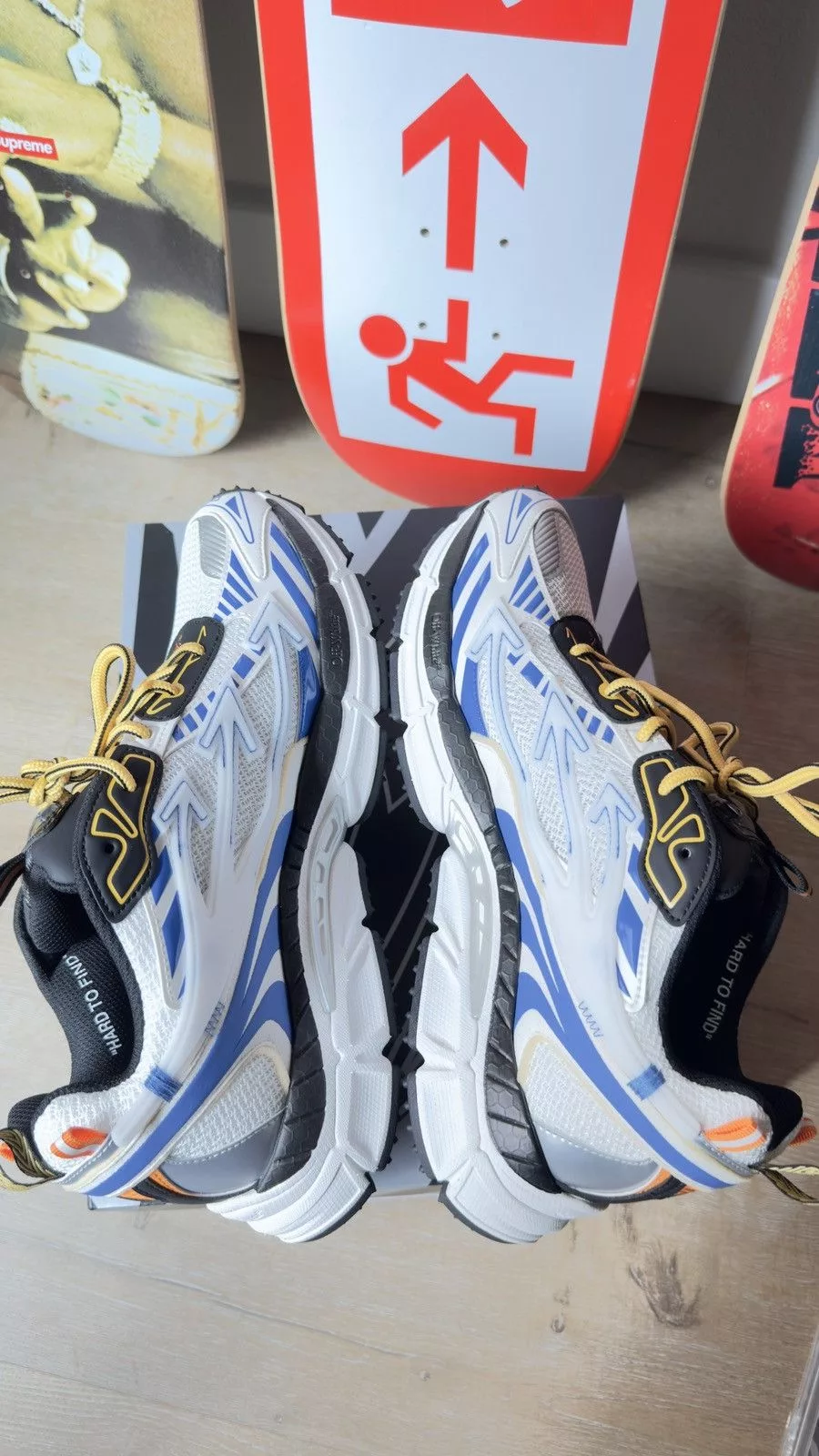 Off-White Low Top Sneakers Off-White Be Right Back Sneaker