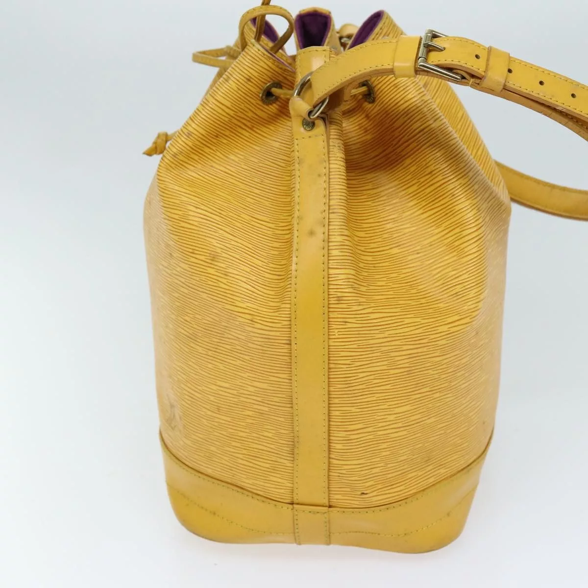 Louis Vuitton Shoulder Bags Louis Vuitton Noé shoulder Yellow