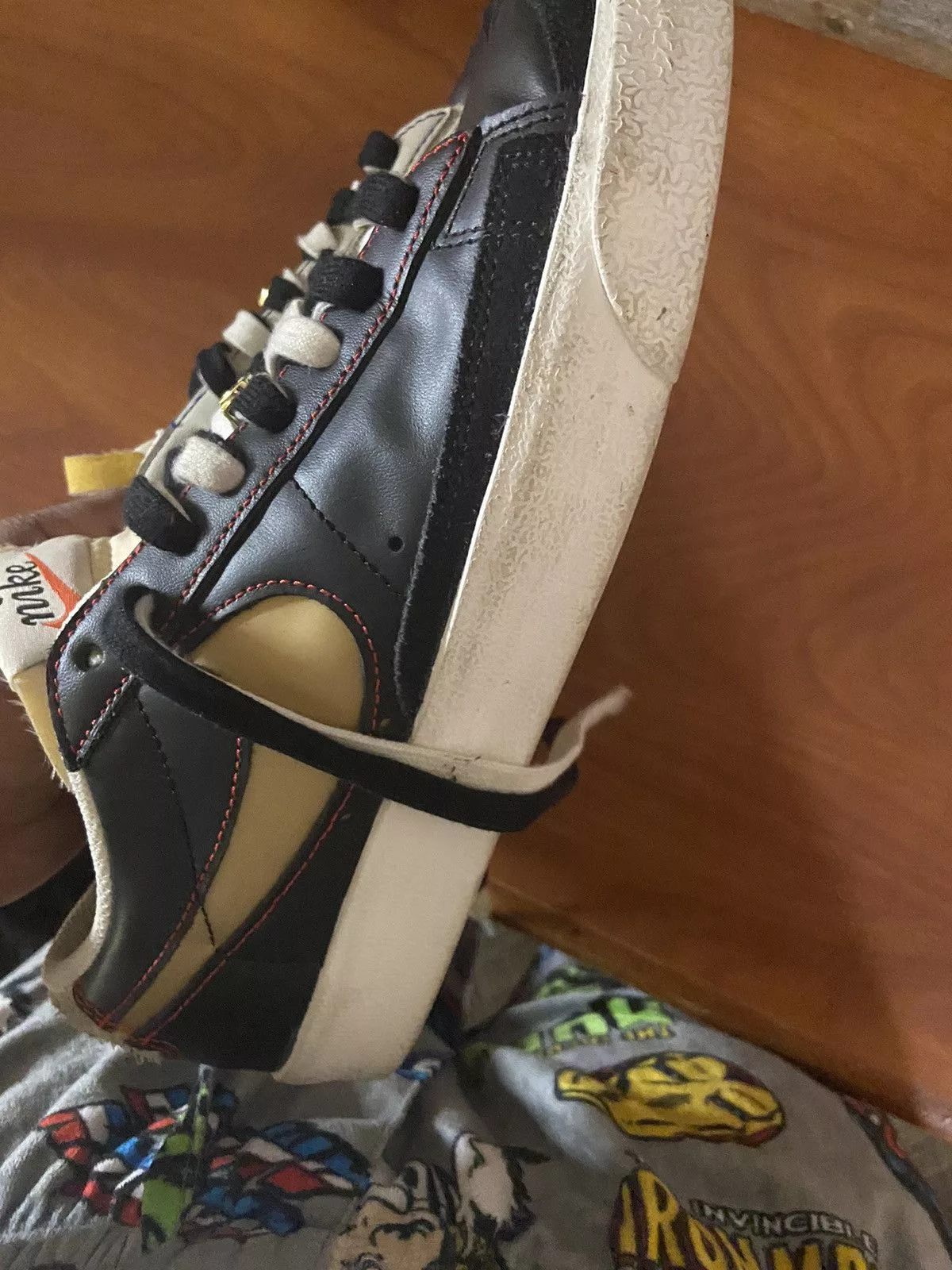 Nike Low Top Sneakers Nike blazer low 77 premium removable swoosh Black