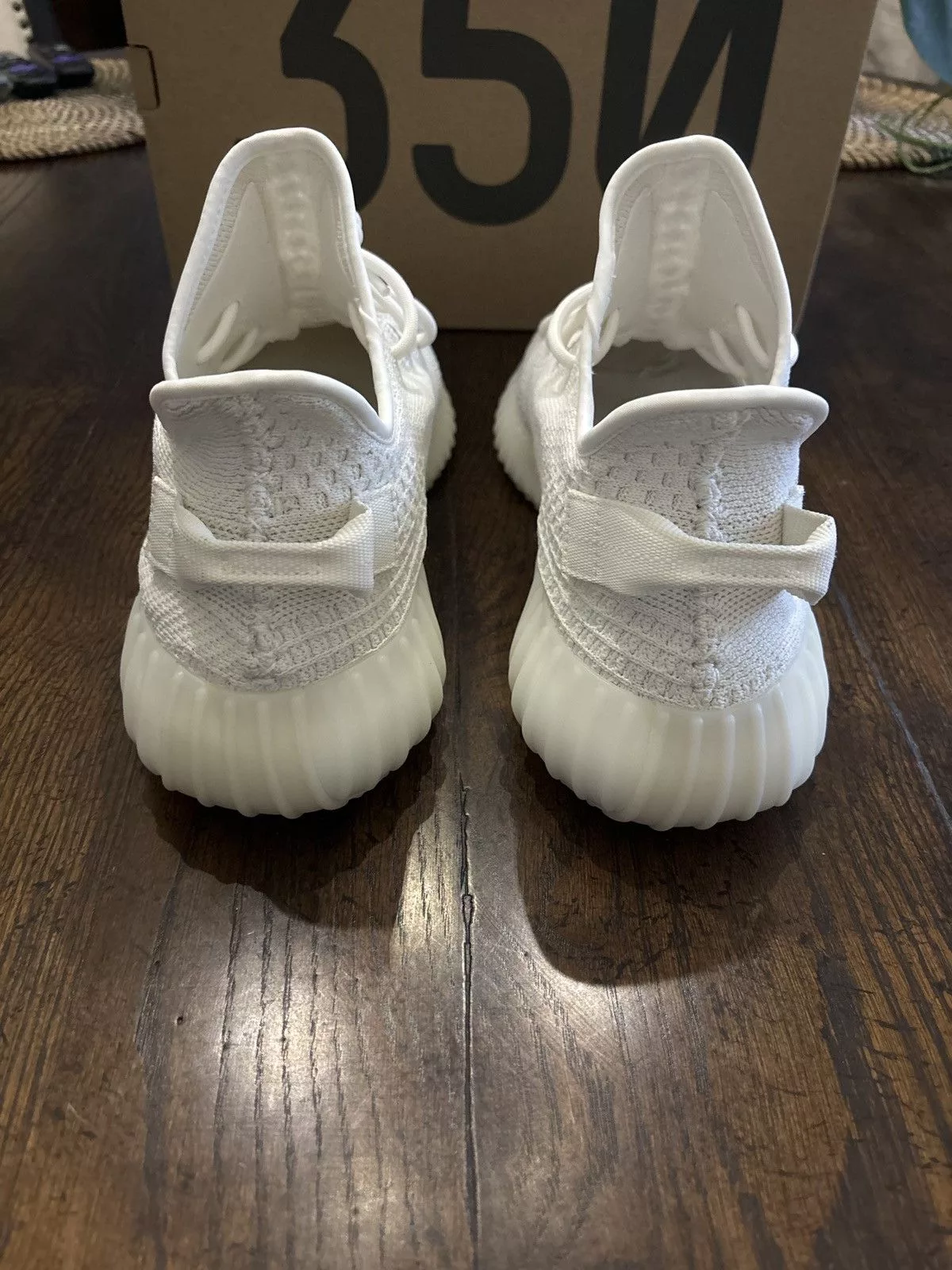 Adidas Low Top Sneakers Adidas Yeezy Boost 350 V2 White