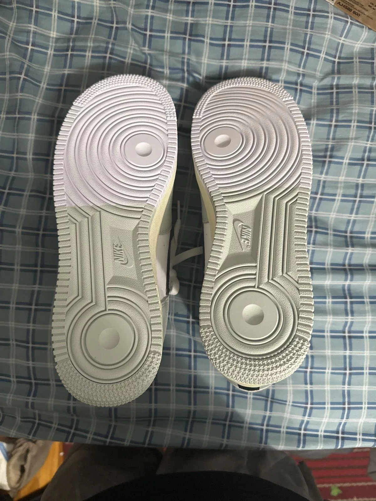 Nike Low Top Sneakers Nike Air Force One split light silver