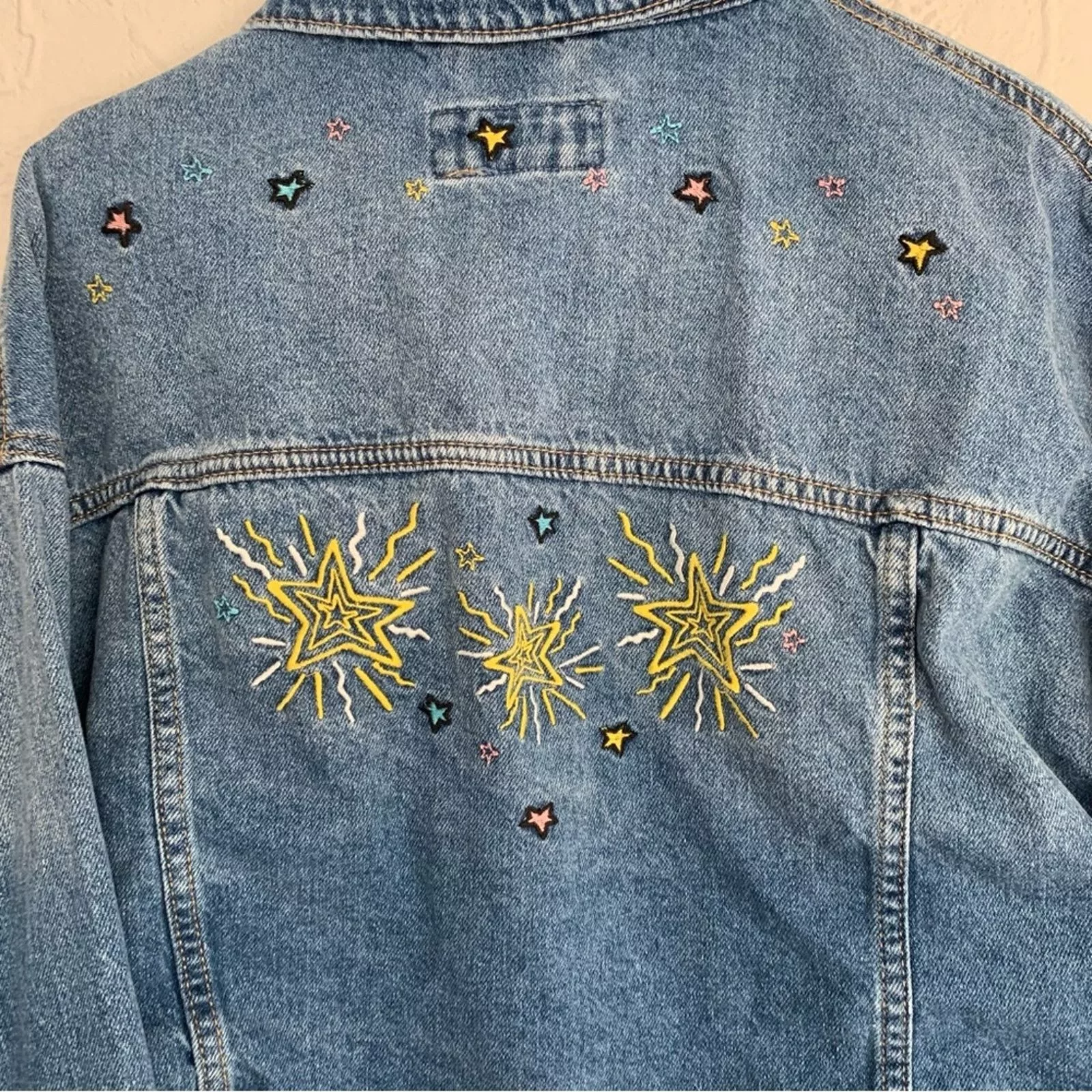 Forever 21 Jackets WOMENS JUNIORS FOREVER 21 CROP JEAN JACKET PATCHWORK NICE Blue