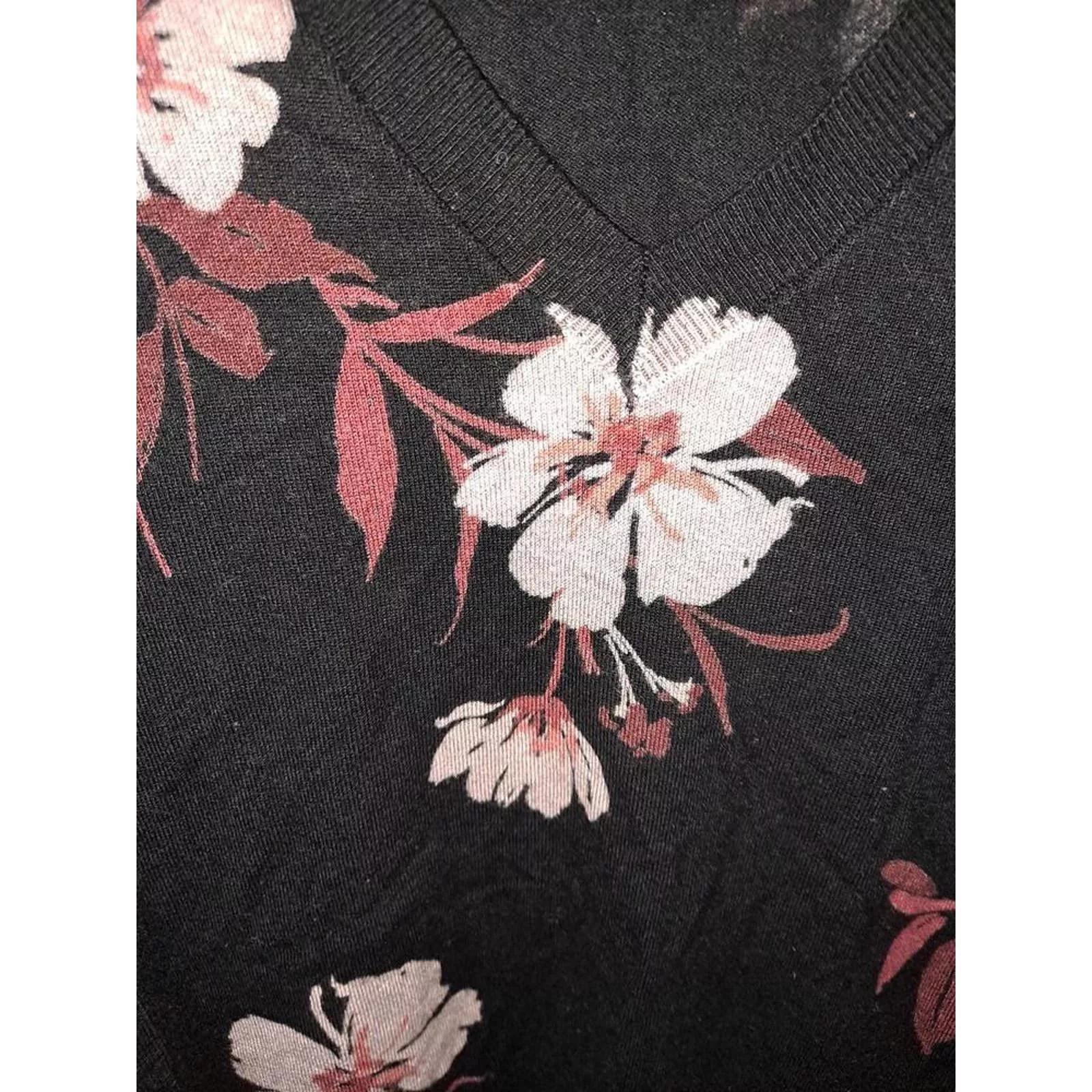 Other Sweaters Other Daniel Rainn Black Floral V Neck‎ Sweater