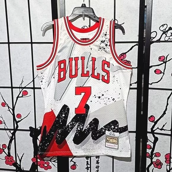 Mitchell & Ness Jerseys Mitchell & Ness Chicago Bulls Throwback Jersey Tony Kukoc Medium NWT Red