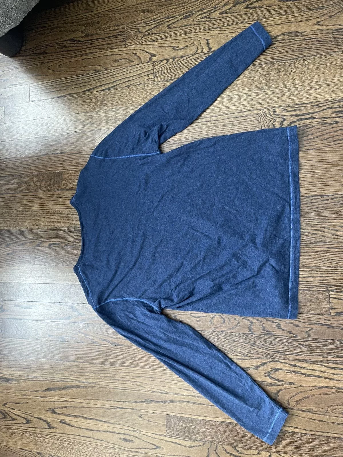 Robert Graham Long Sleeve T Shirts Robert Graham Long sleeve shirt size medium Blue