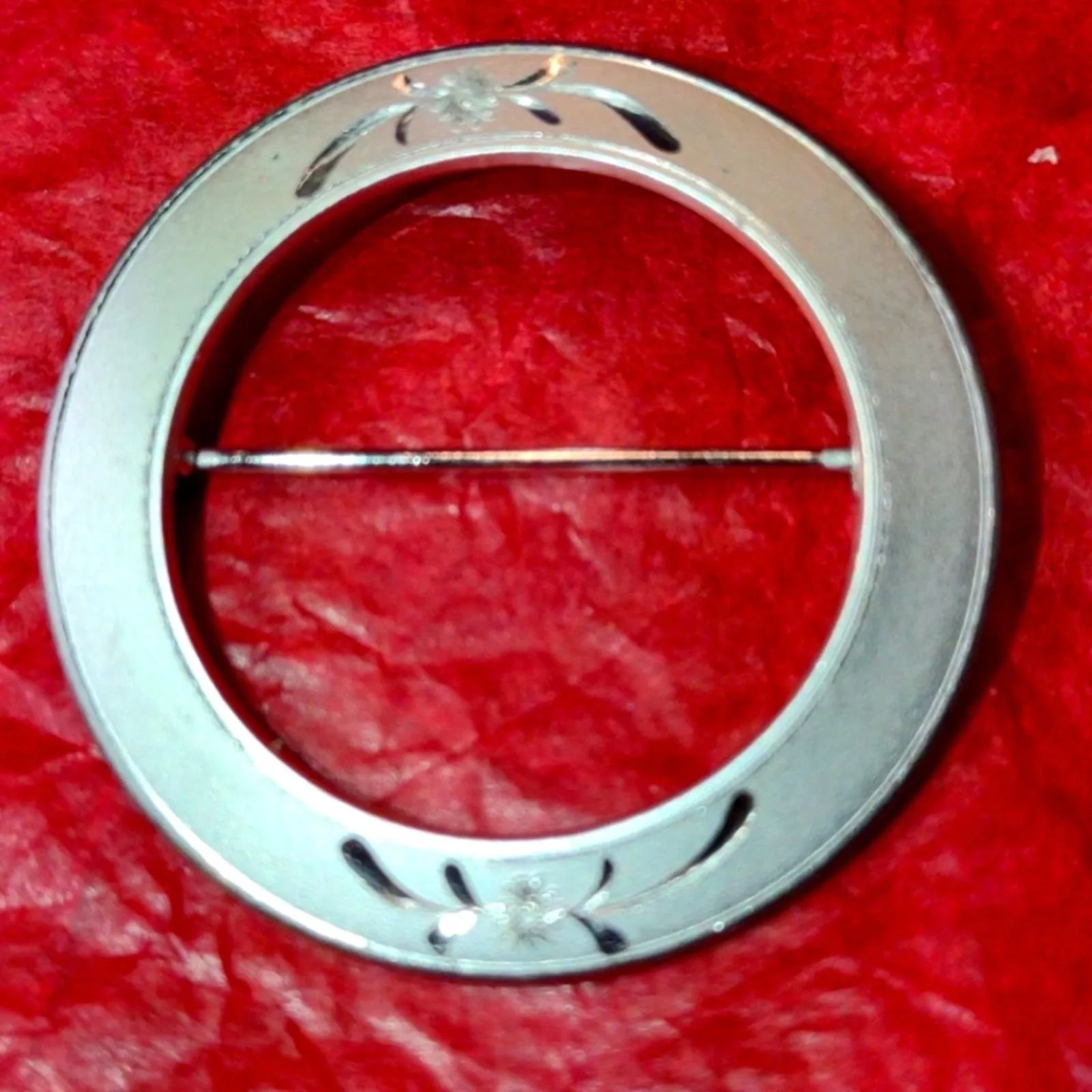 Vintage Brooches Beautiful vintage silver etched circular brooch