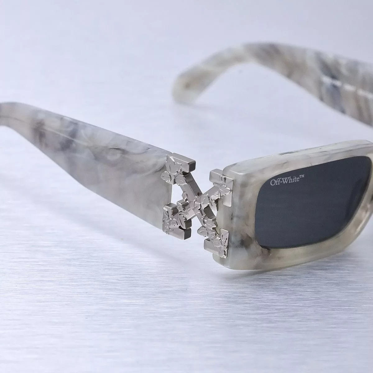 Off-White Sunglasses Off-White OFF WHITE ROMA SUNGLASSES Multi