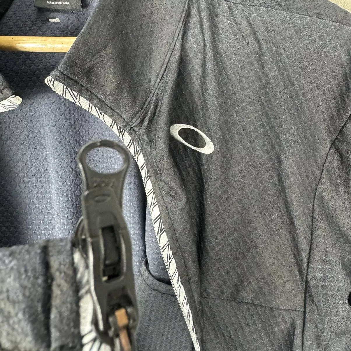 Oakley Light Jackets 🔥OAKLEY PERFORMANCE FIT SURVIVAL LIGHT ZIPPER JACKET Black Gorpcore