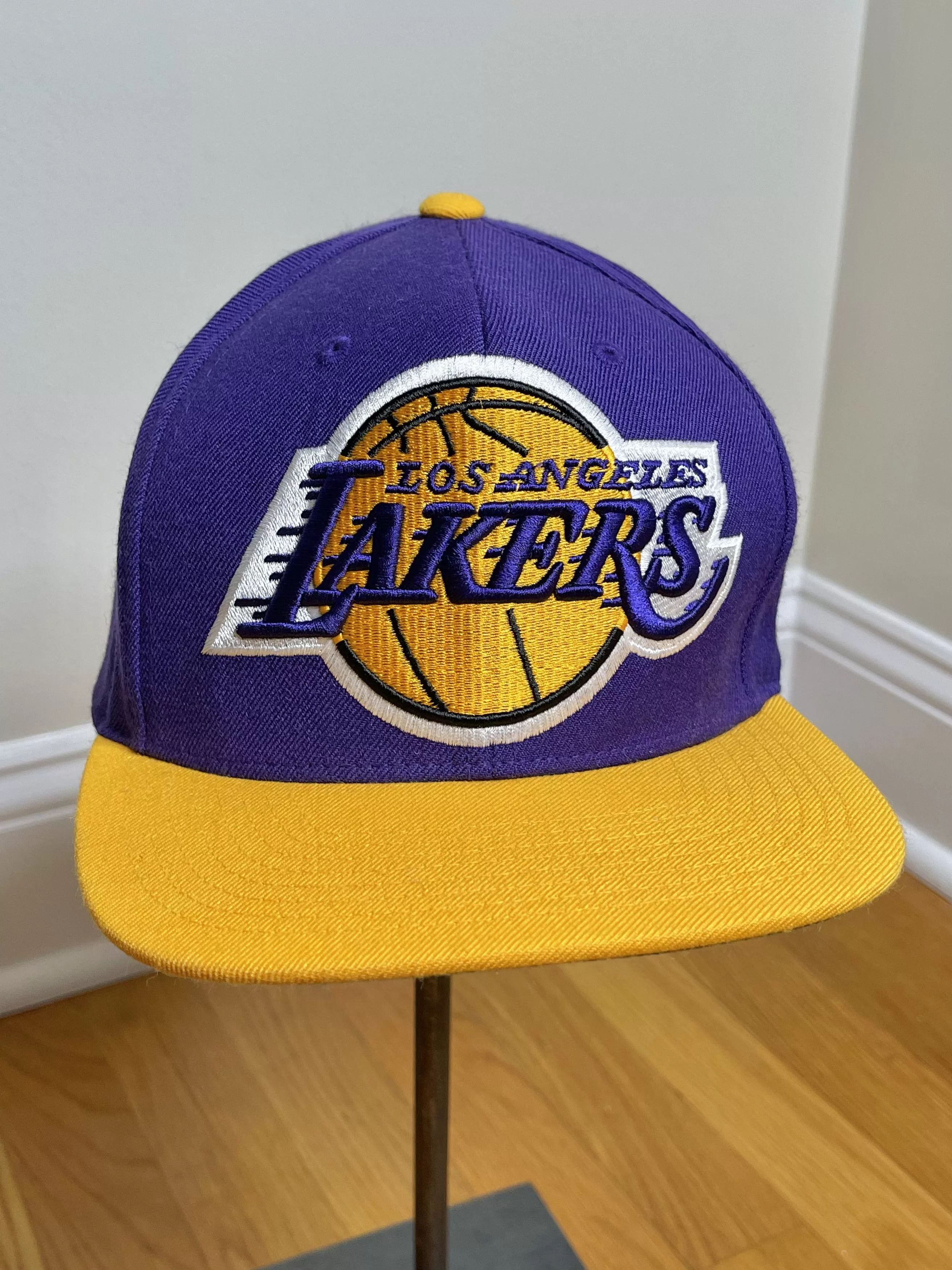 Mitchell & Ness Hats Mitchell & Ness × NBA Los Angeles Lakers Kobe Bryant Retro NBA Logo Snapback Purple