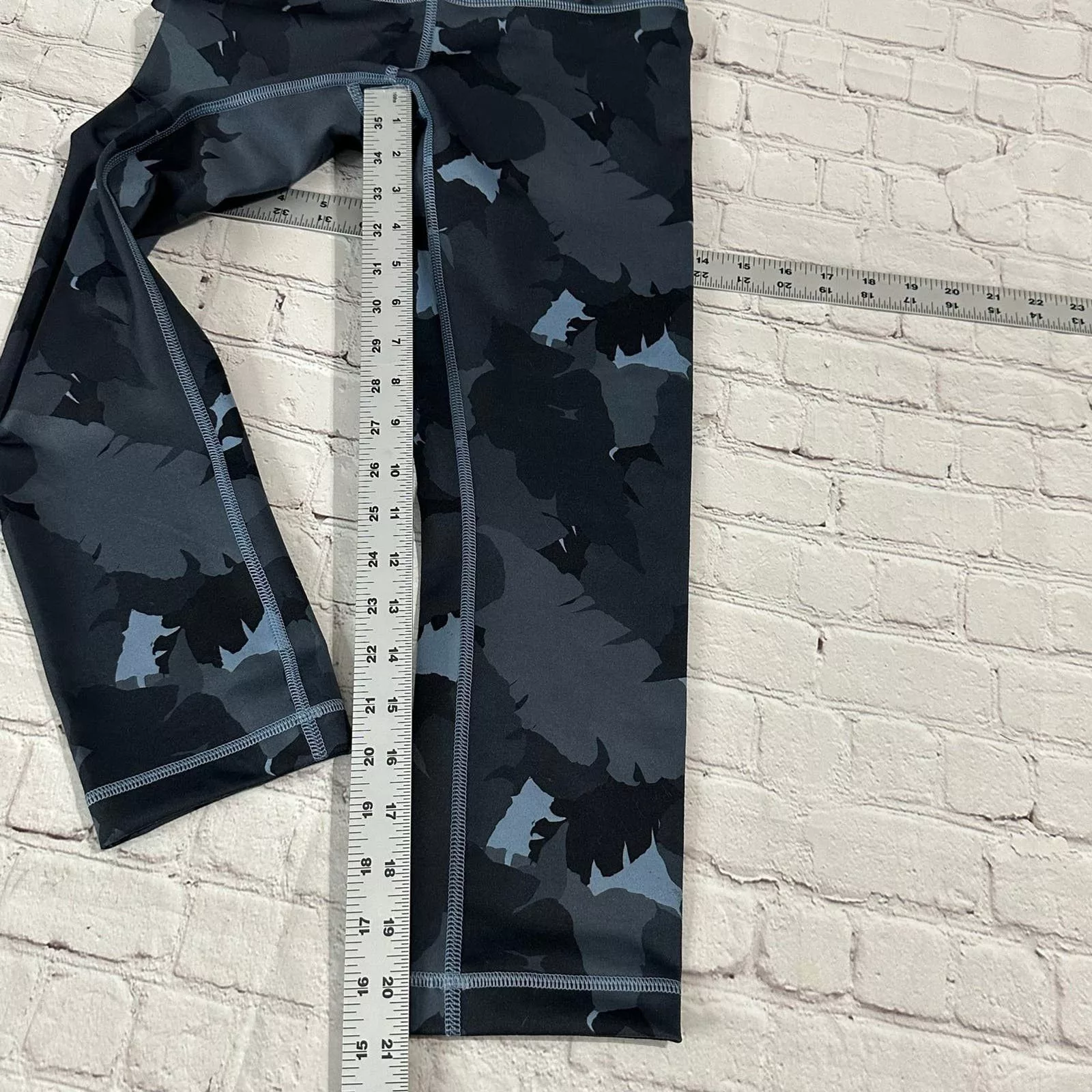 lululemon leggings size 4 Black