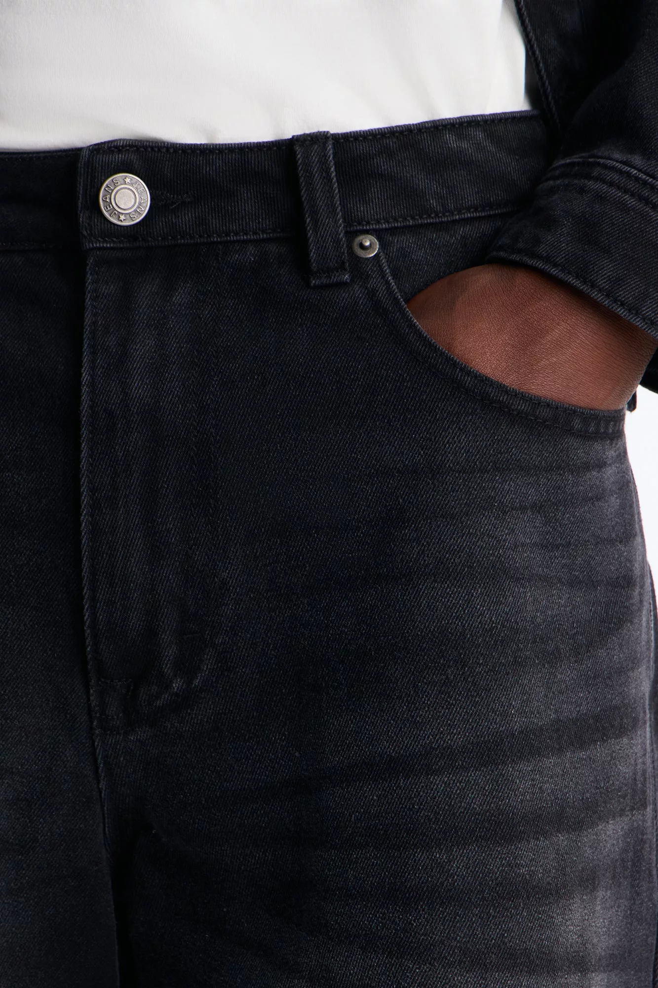 Essential Relaxed Denim Short - Black Wash
