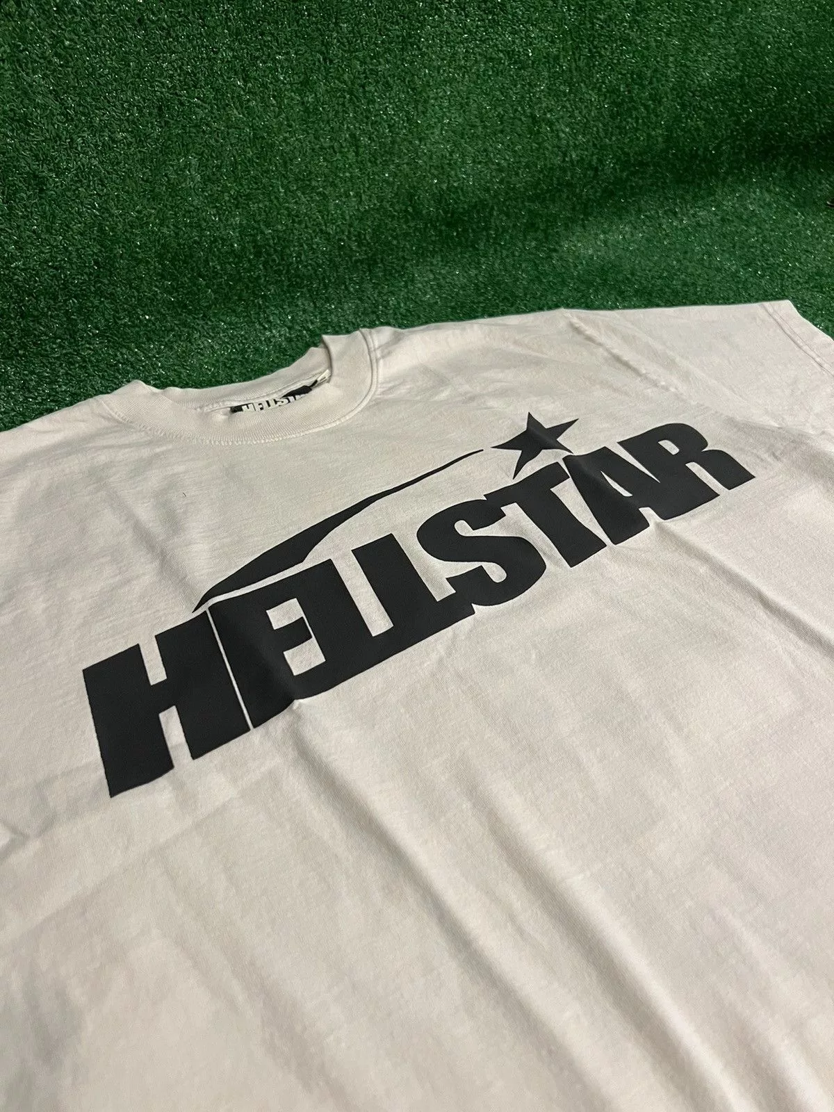 HELLSTAR Short Sleeve T Shirts Hellstar Classic T-Shirt White / L / Regular Print