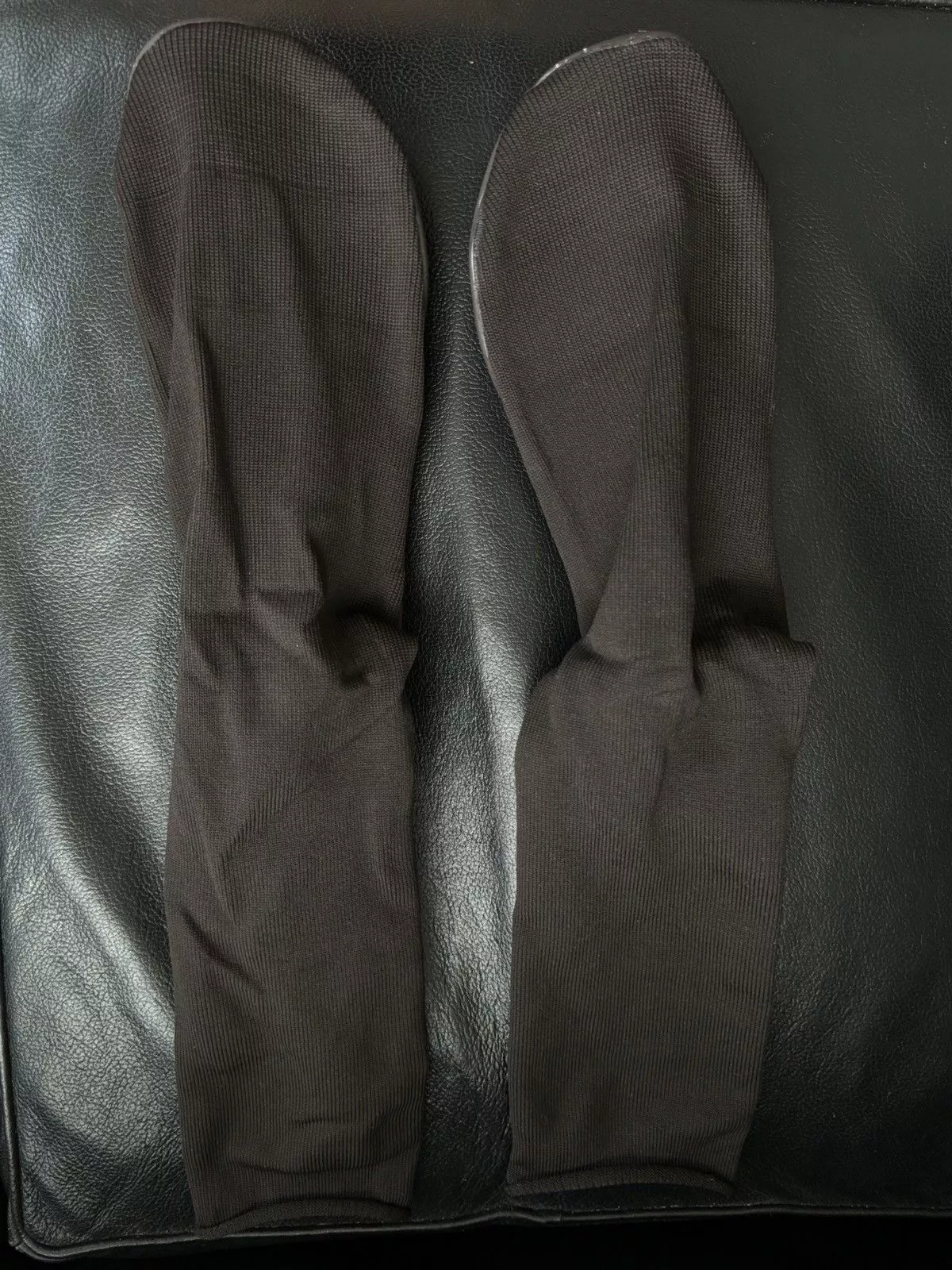 Yeezy Slip Ons Yeezy PODS Size 2 Black