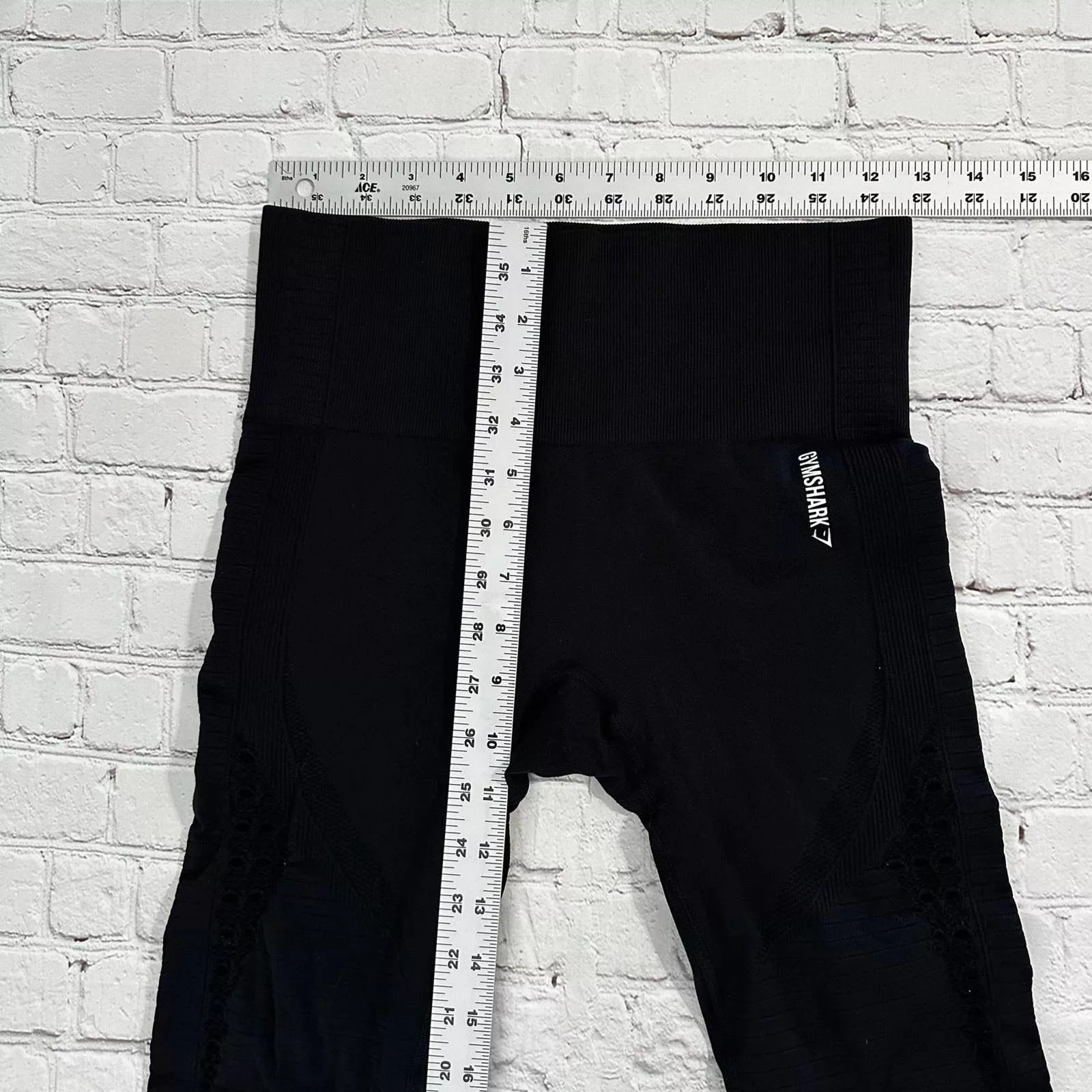 Black gymshark leggings