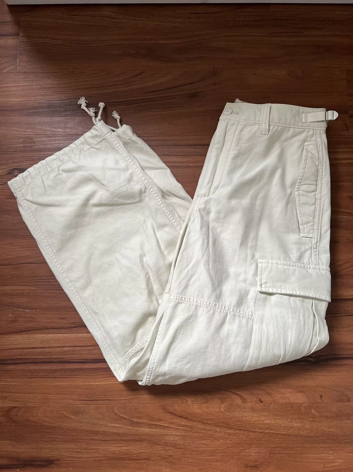 TNA Sweatpants Joggers TNA Aritzia Squad Parachute Pants White