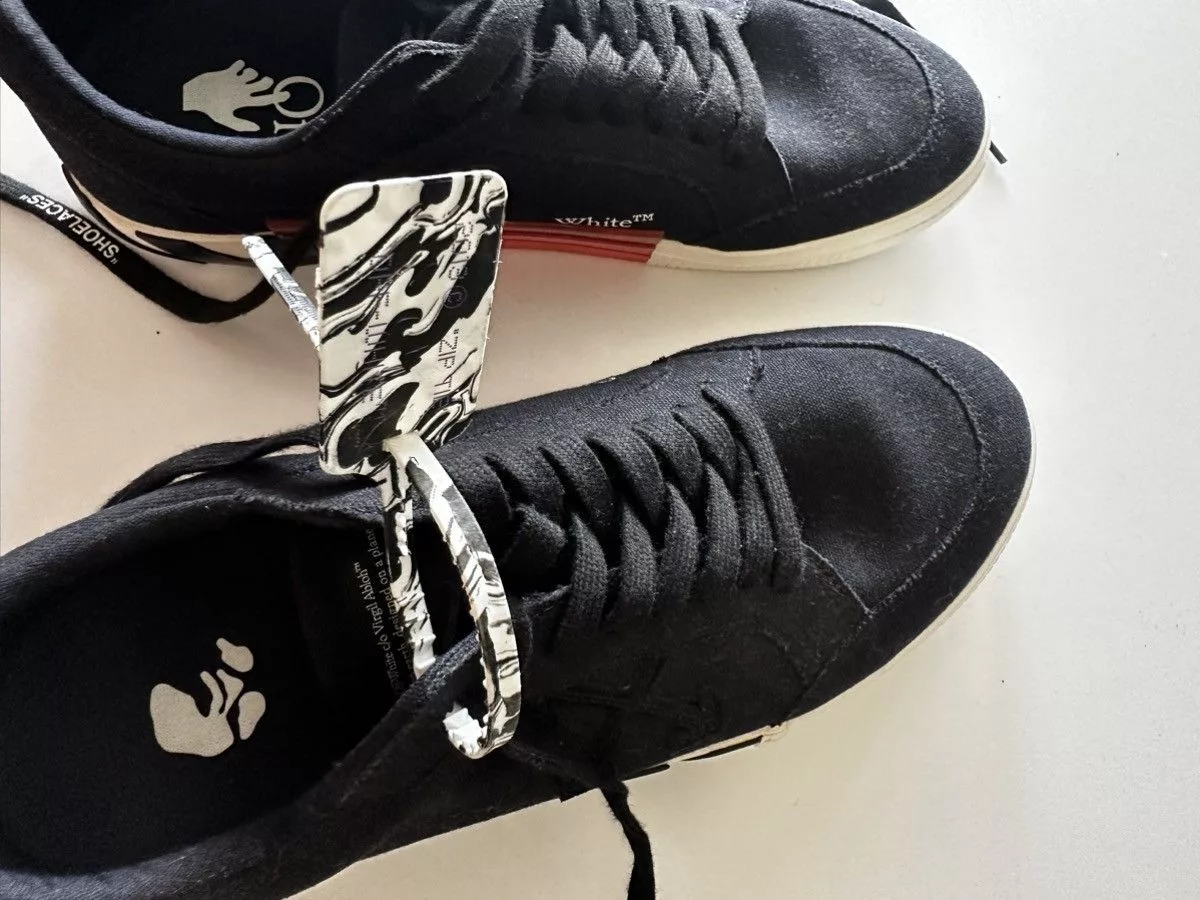 Off-White Low Top Sneakers OFF-WHITE Black Vulcanized Low Top Sneakers